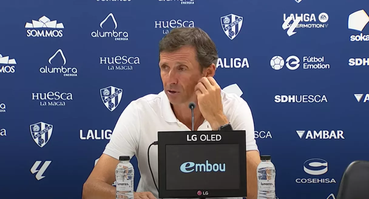 Cuco Ziganda en su última rueda de prensa como entrenador del Huesca. Cuco Ziganda en su última rueda de prensa como entrenador del Huesca.