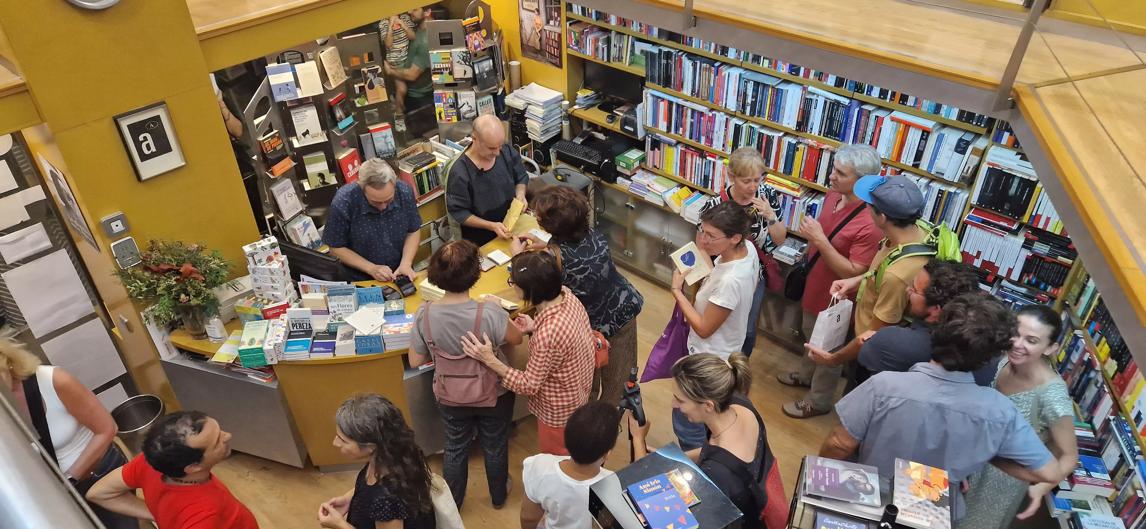 Exposición de Isidro Ferrer en la Anónima sobre El libro del té de Kakuzo Okakura. Foto Myriam Martínez