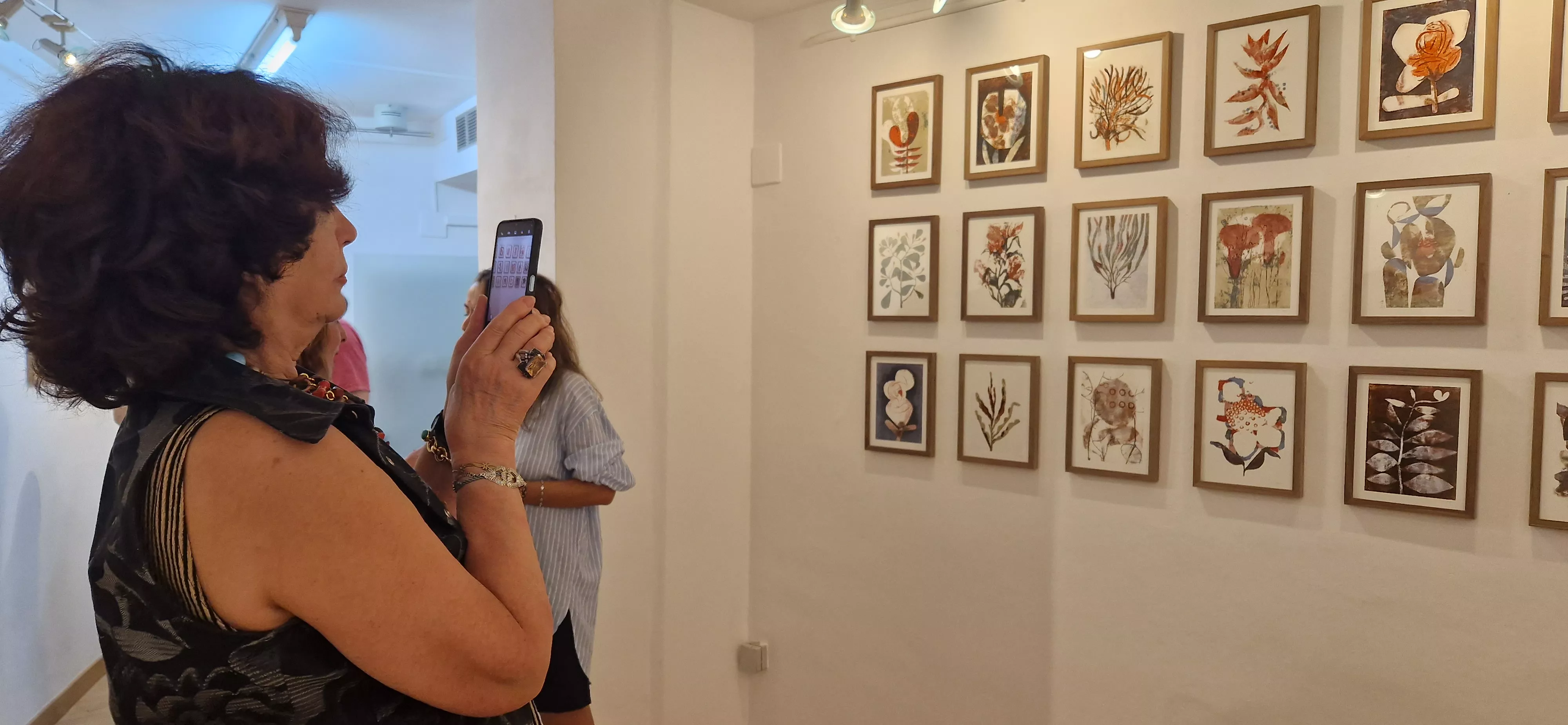 Exposición de Isidro Ferrer en la Anónima sobre El libro del té de Kakuzo Okakura. Foto Myriam Martínez