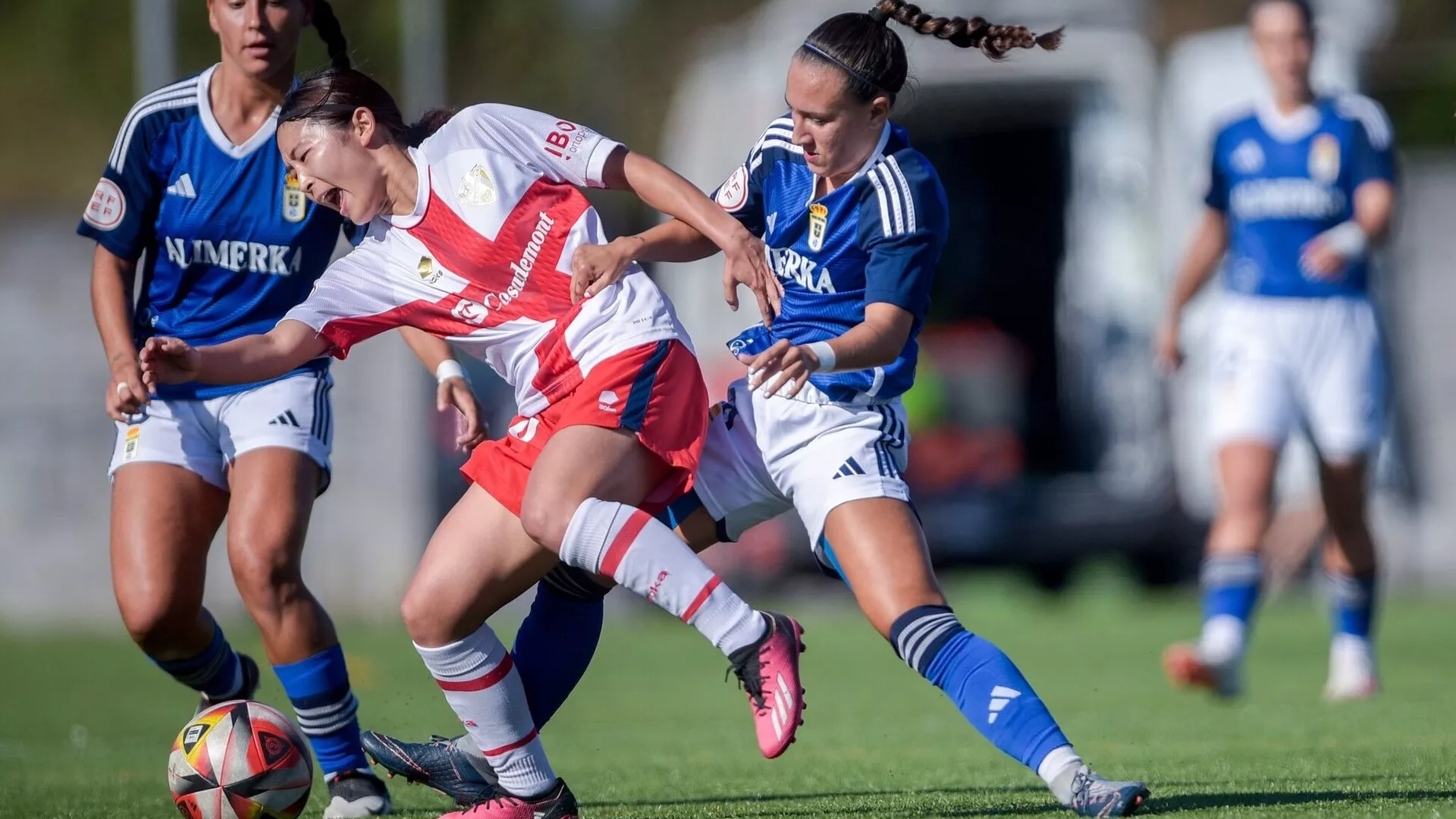 Un momento del partido del Huesca en Oviedo. Un momento del partido del Huesca en Oviedo.