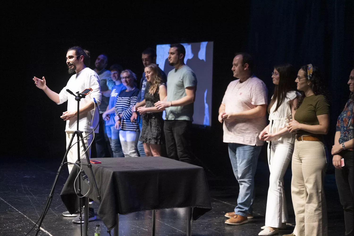 De Lafortunada a Alagón: Mariano Lavida arranca su gira mágica de otoño De Lafortunada a Alagón: Mariano Lavida arranca su gira mágica de otoño