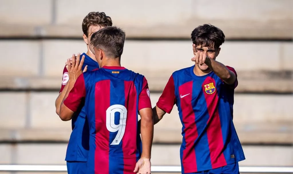 Celebración de un gol del Barcelona al Huesca este domingo. 