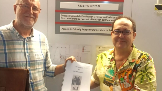 Jesús Carnicer y Salvador Trallero entregan la documentación al Gobierno de Aragón. Jesús Carnicer y Salvador Trallero entregan la documentación al Gobierno de Aragón.