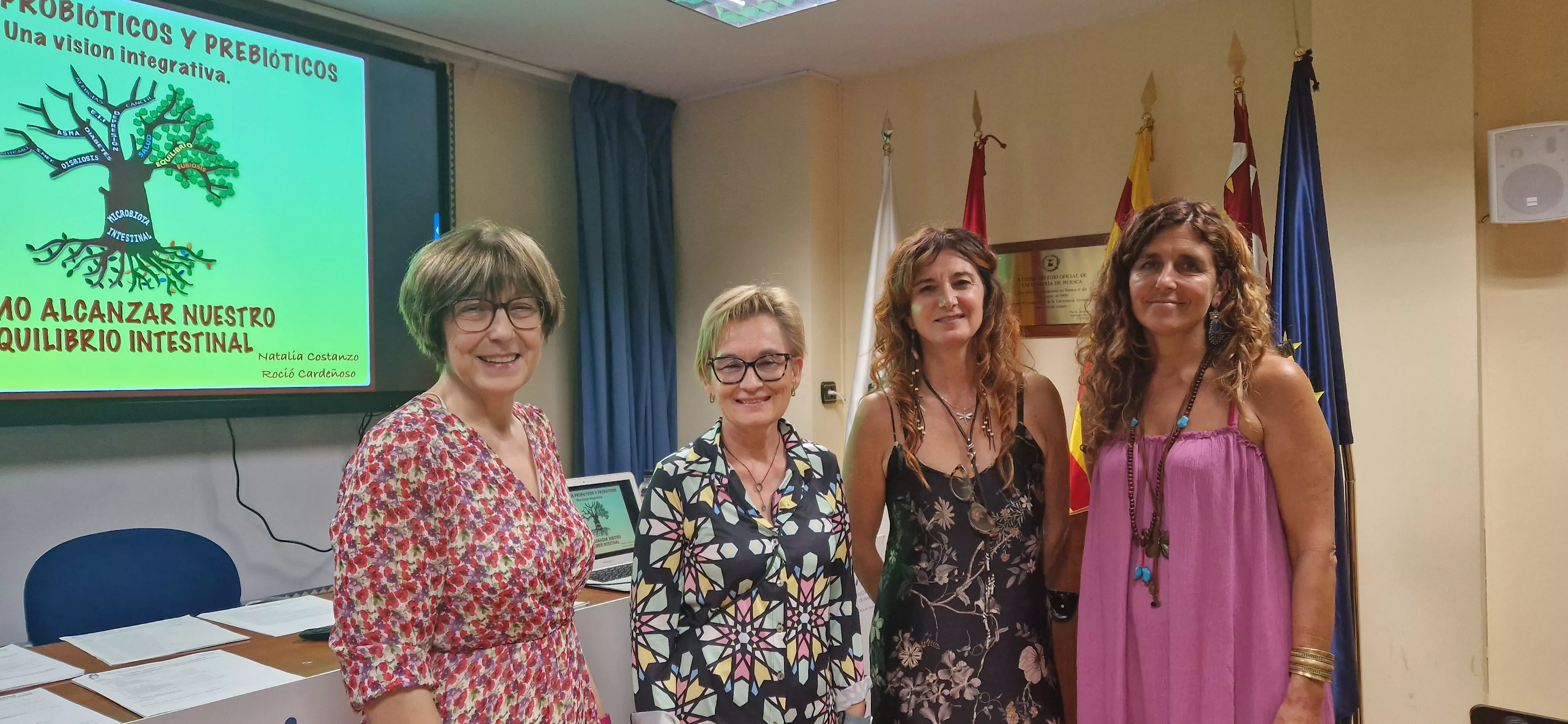 El Colegio de Enfermería de Huesca organizó la charla de Rocío Cardeñoso y Natalia Constanzo. "Muchas enfermedades, incluido el cáncer, están relacionadas con una mala macrobiota" Foto Myriam Martínez