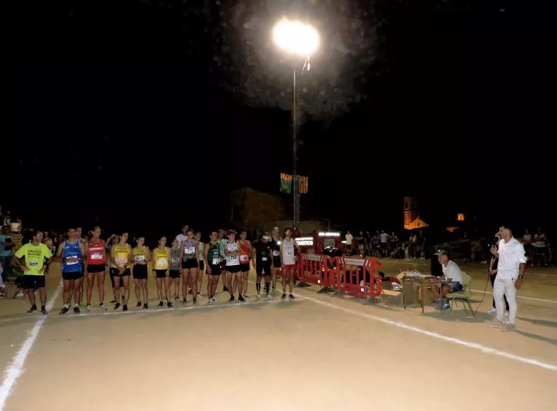 Mario Mirón agradece la asistencia de los participantes