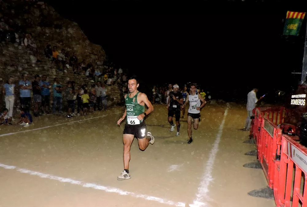 Alberto Puyuelo encabezando la carrera
