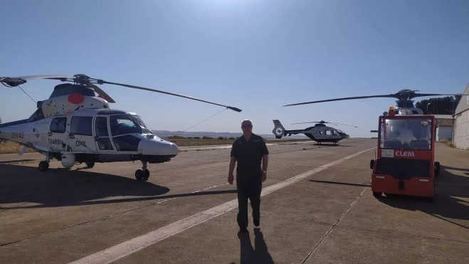 Larrosa sintió ya desde muy pequeño la pasión por los helicópteros. Larrosa sintió ya desde muy pequeño la pasión por los helicópteros.