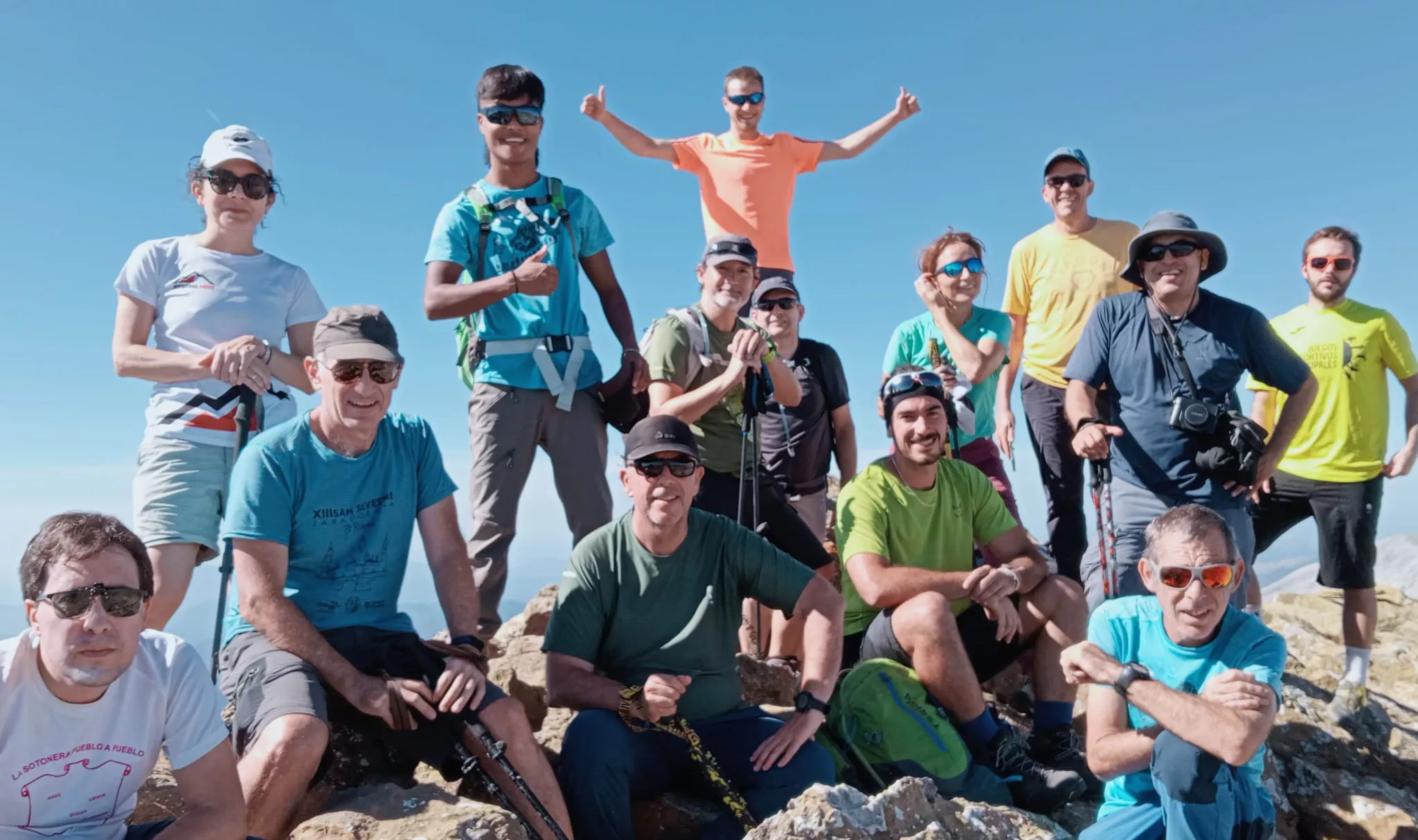 El grupo en la cima Punta Agüerri. 