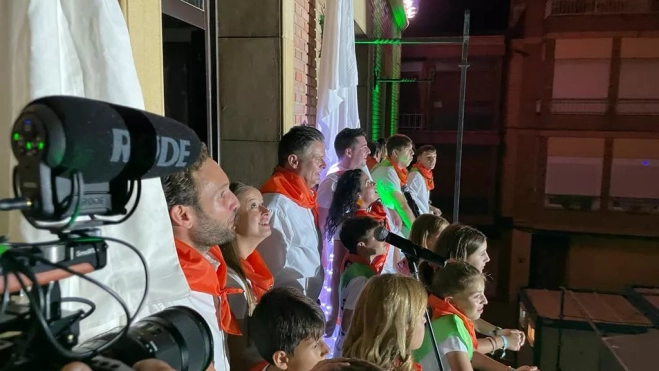 El alcalde de Fraga se ha encargado de encender el "coetasso". El alcalde de Fraga se ha encargado de encender el "coetasso".