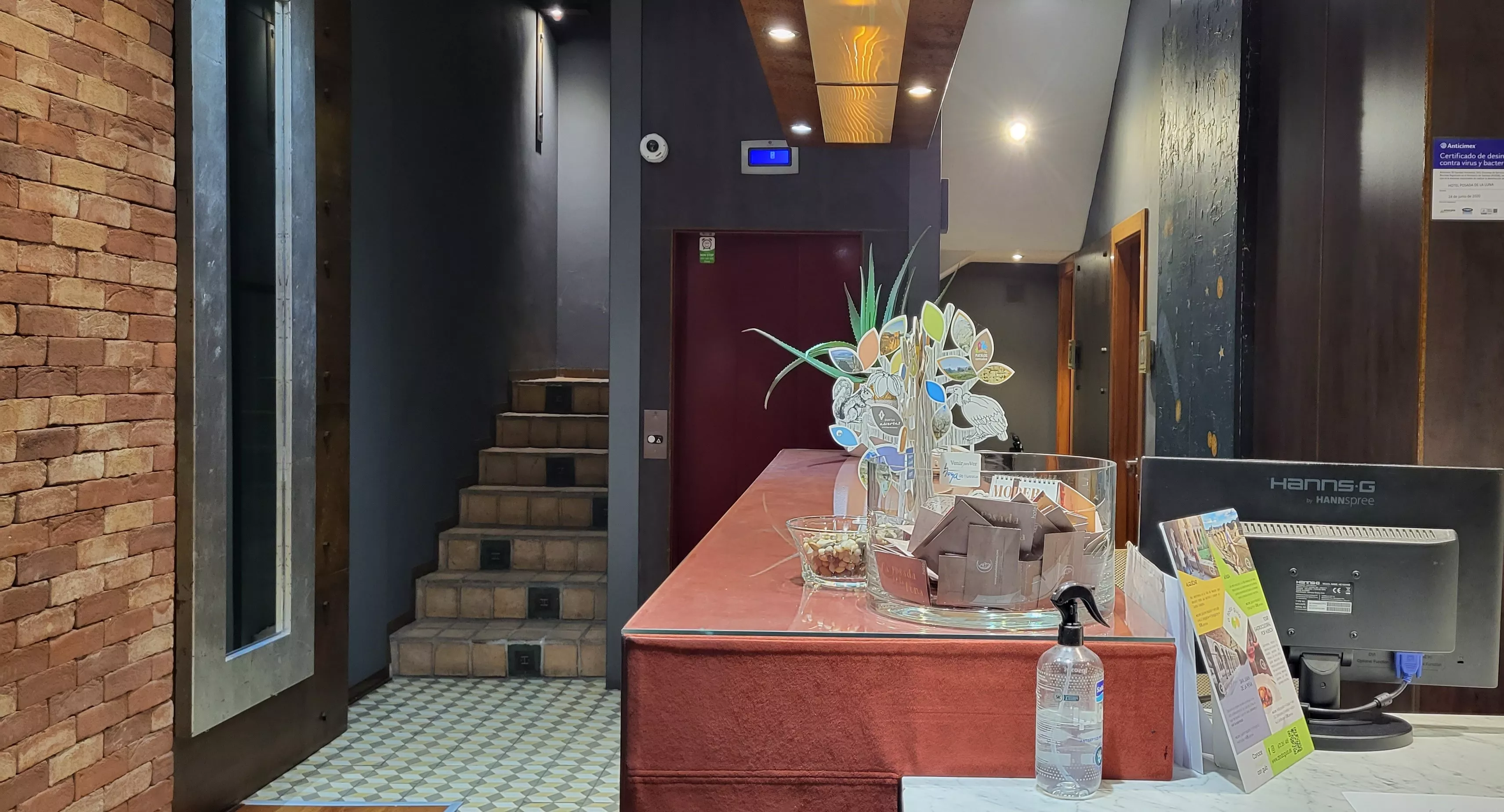 Recepción del hotel La Posada de la Luna, donde se ha producido el atraco a mano armada.