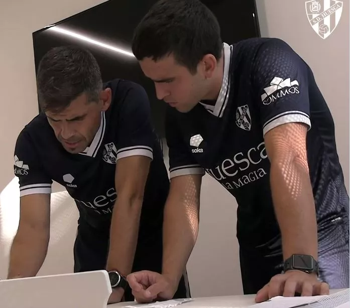 Antonio Hidalgo toma el mando en el Huesca. Foto: SD Huesca