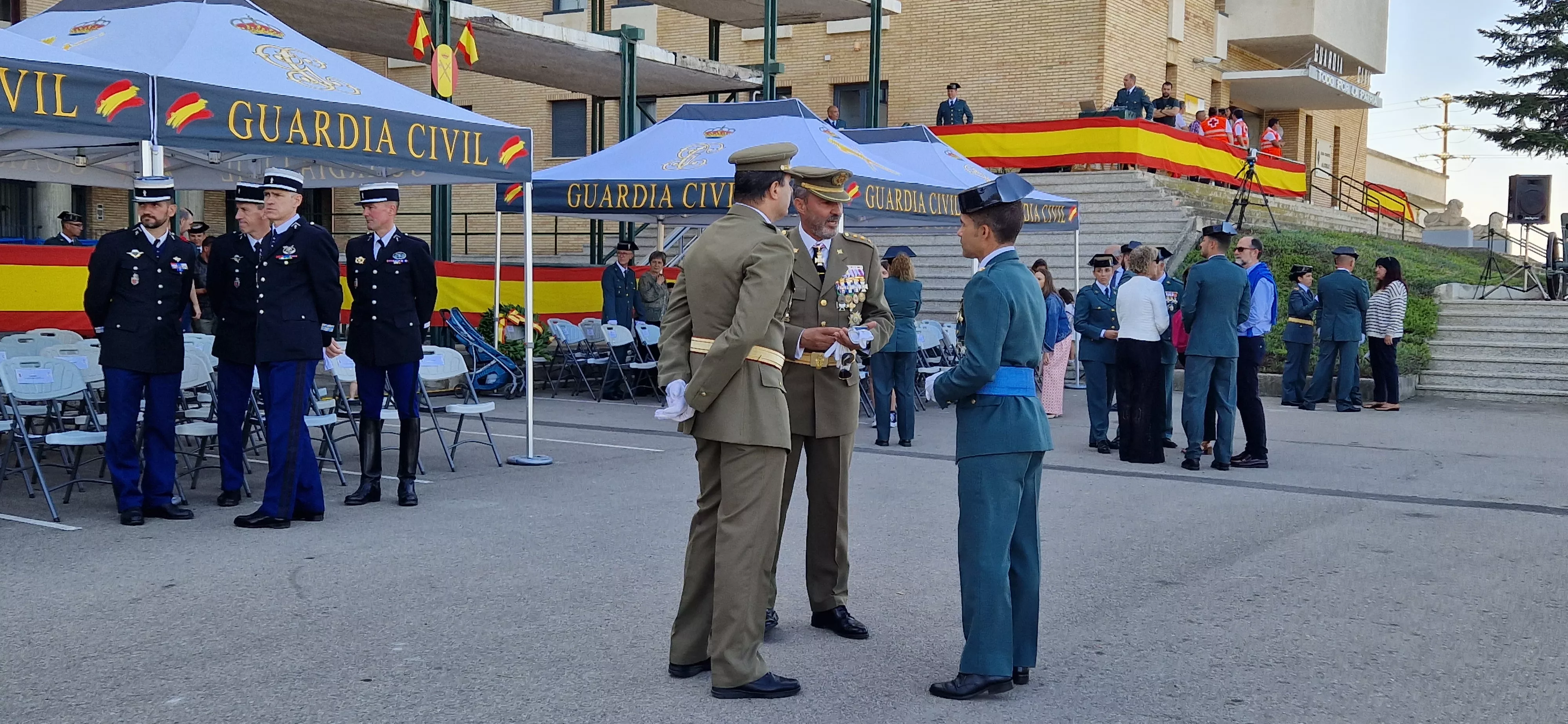 Festividad de la Virgen del Pilar en el Acuartelamiento Alcoraz de la Guardia Civil en Huesca. Foto Myriam Martínez