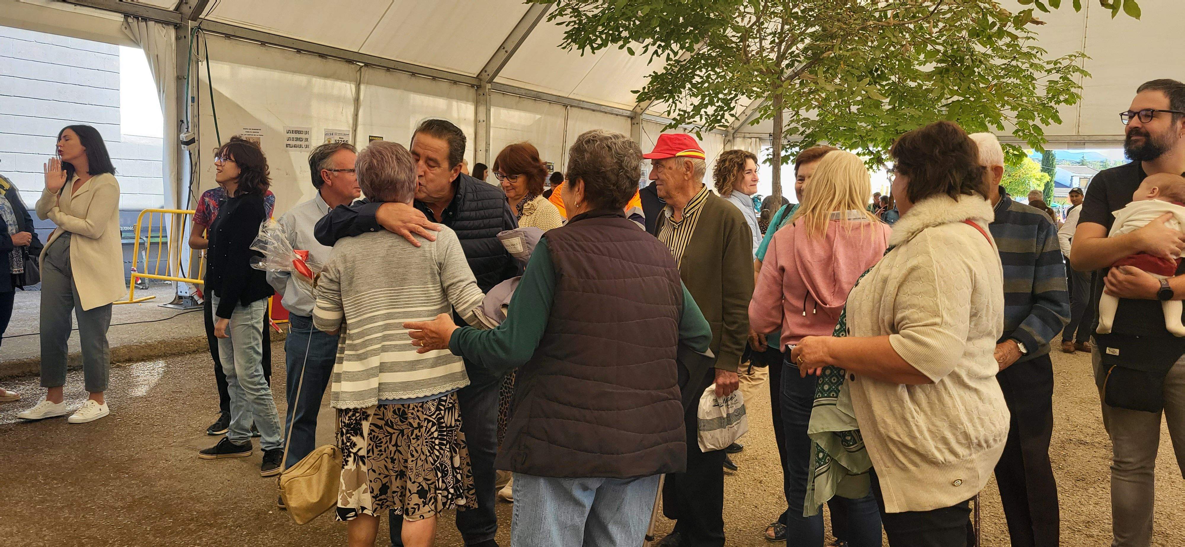La hermana Josefina ha recogido este año la Dama de la Feria. Foto Myriam Martínez 