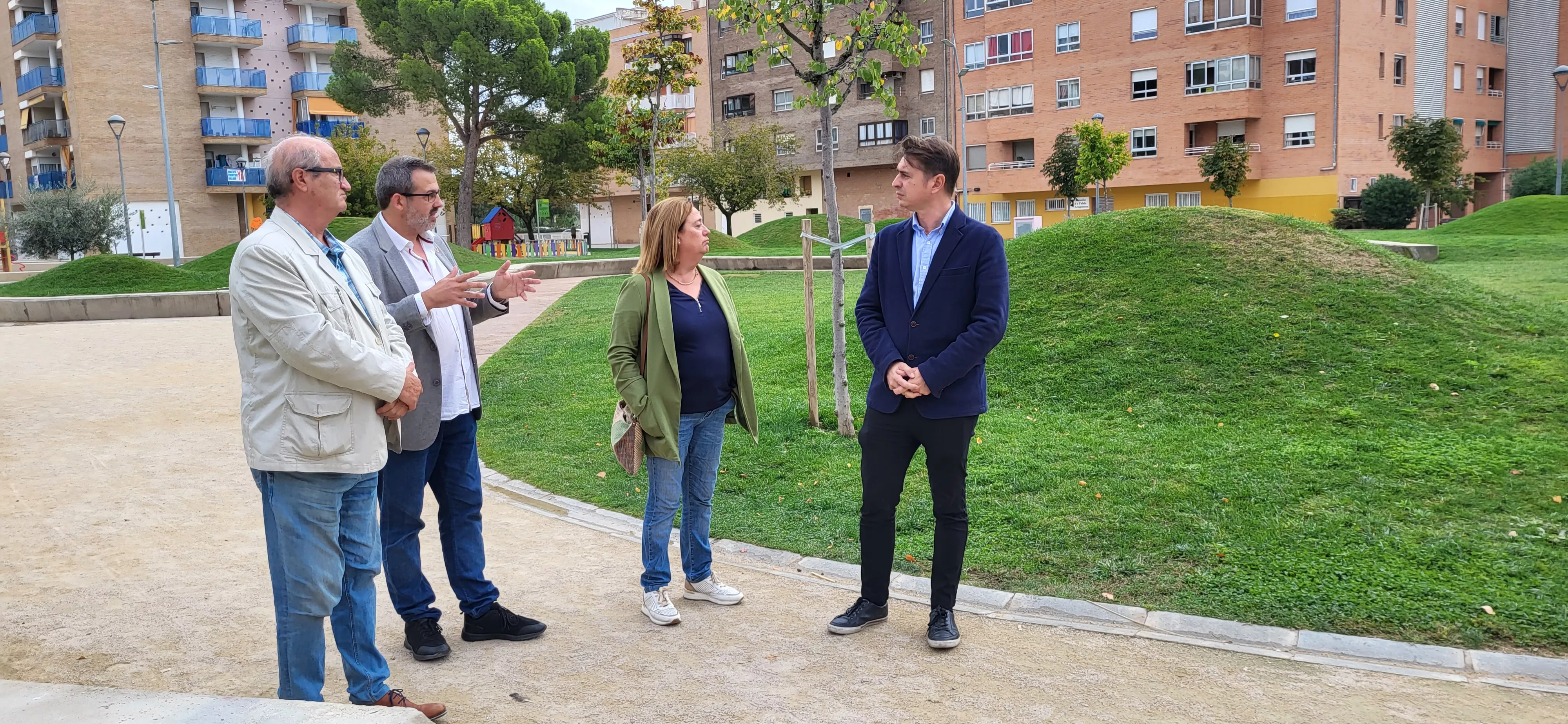 Los concejales socialistas en la visita este martes al Parque San Martín.