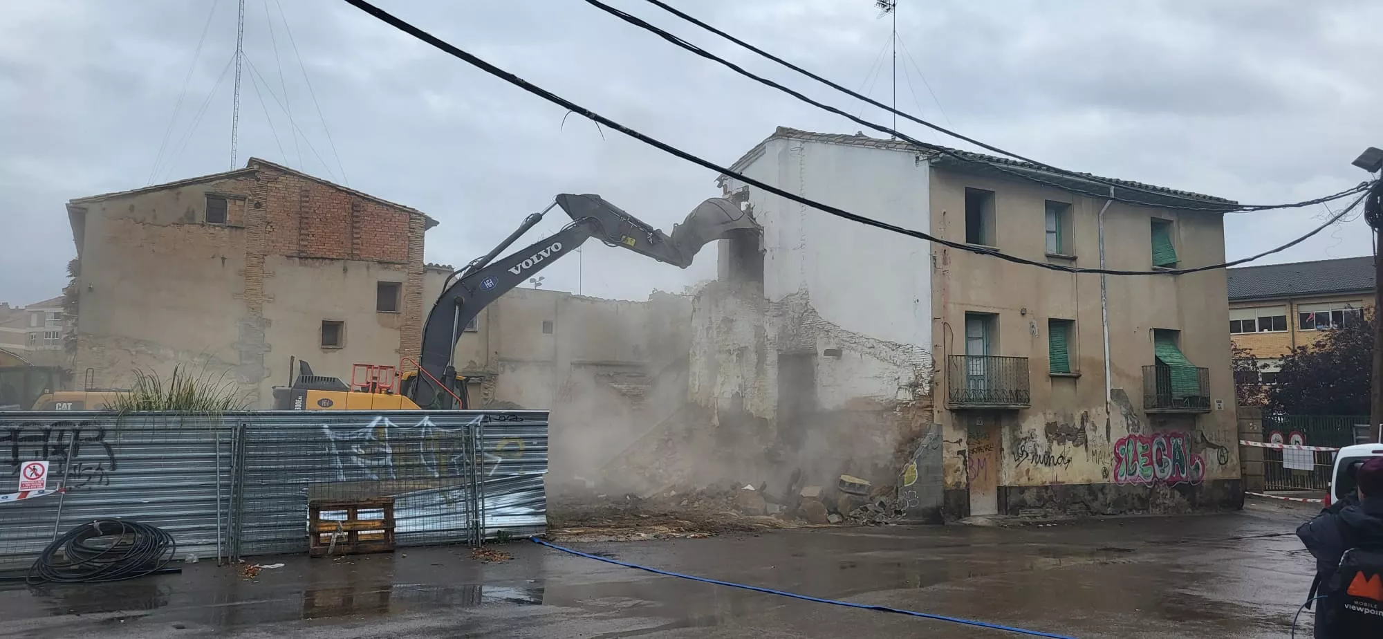 Demolición del edificio de la Plaza de San Félix y San Voto