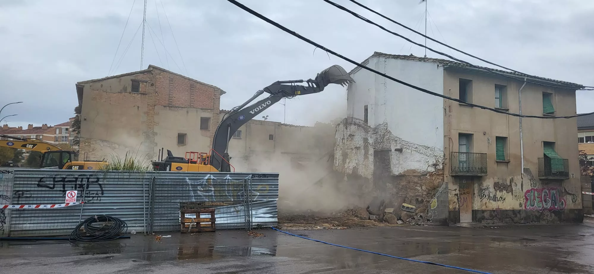 Demolición en la Plaza de San Félix y San Voto