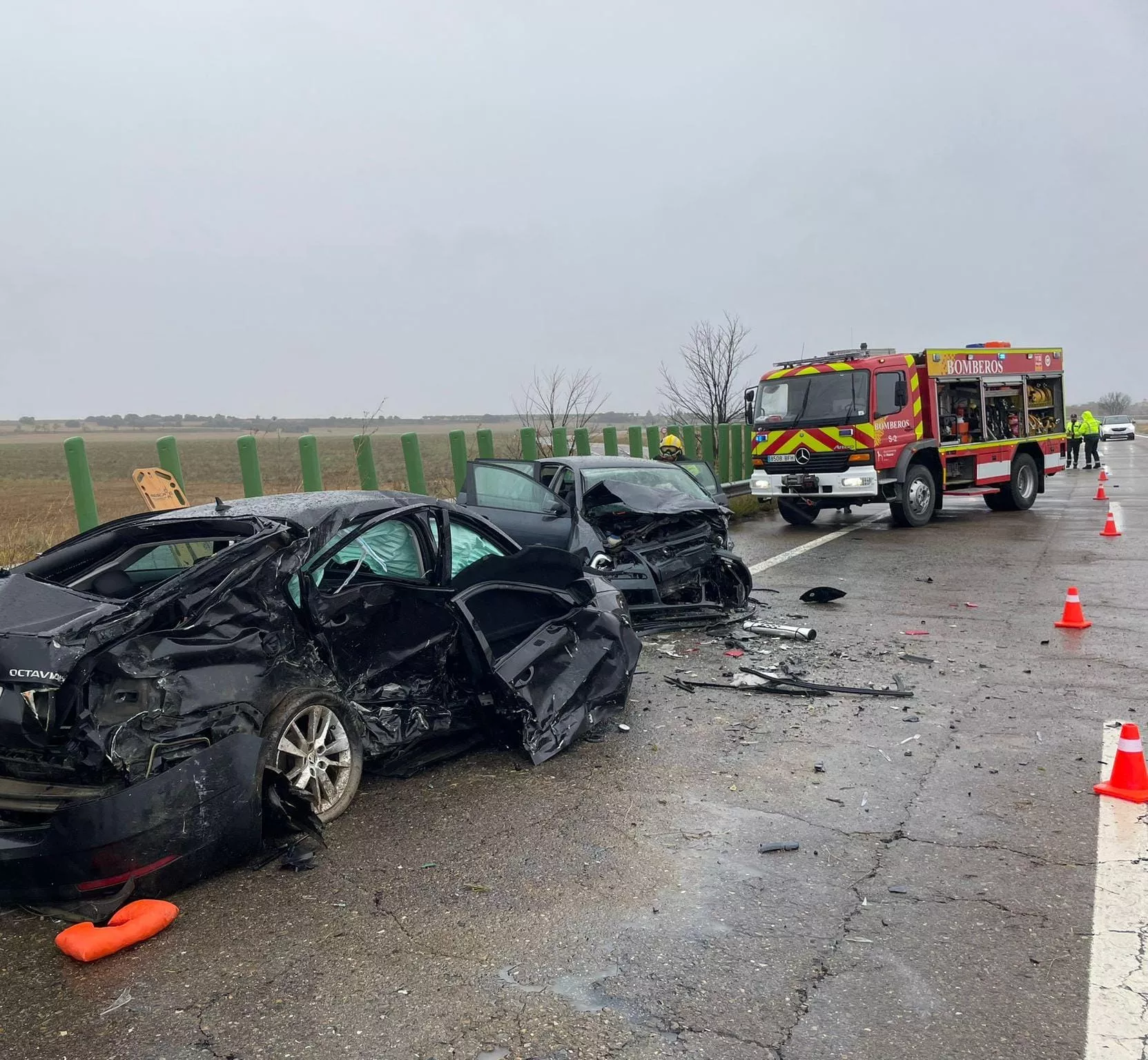 Imagen del accidente que se ha producido en la A-23 en Igriés. Imagen del accidente que se ha producido en la A-23 en Igriés.