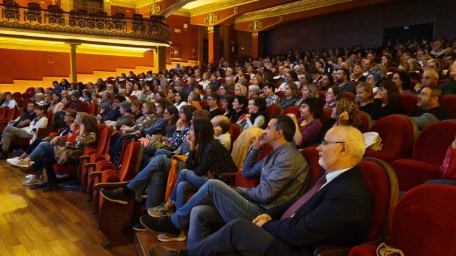 Más de 400 personas han querido escuchar a Manuela Carmena. Foto Myriam Martínez Más de 400 personas han querido escuchar a Manuela Carmena. Foto Myriam Martínez