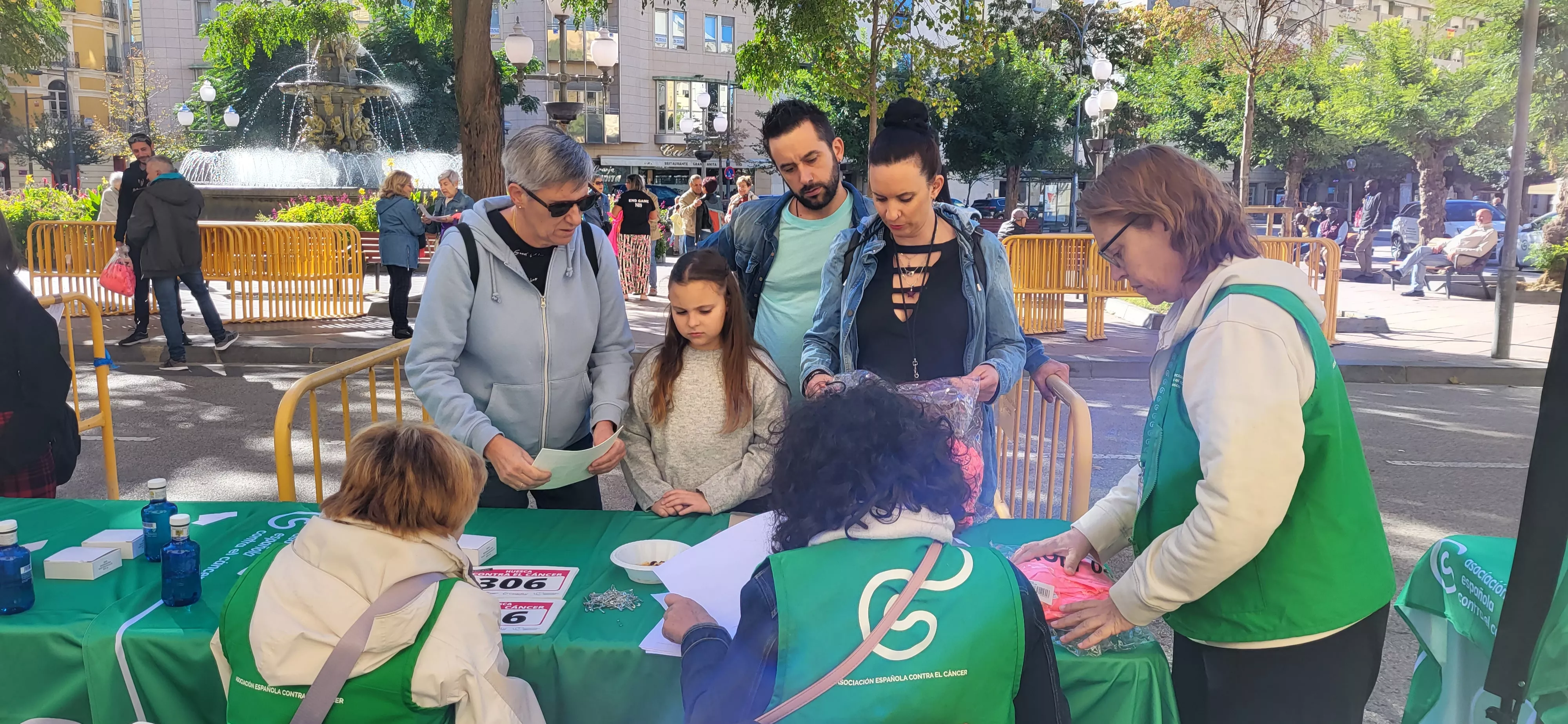 Retirada de dorsales para la Carrera Huesca Contra el Cáncer. Foto Mercedes Manterola