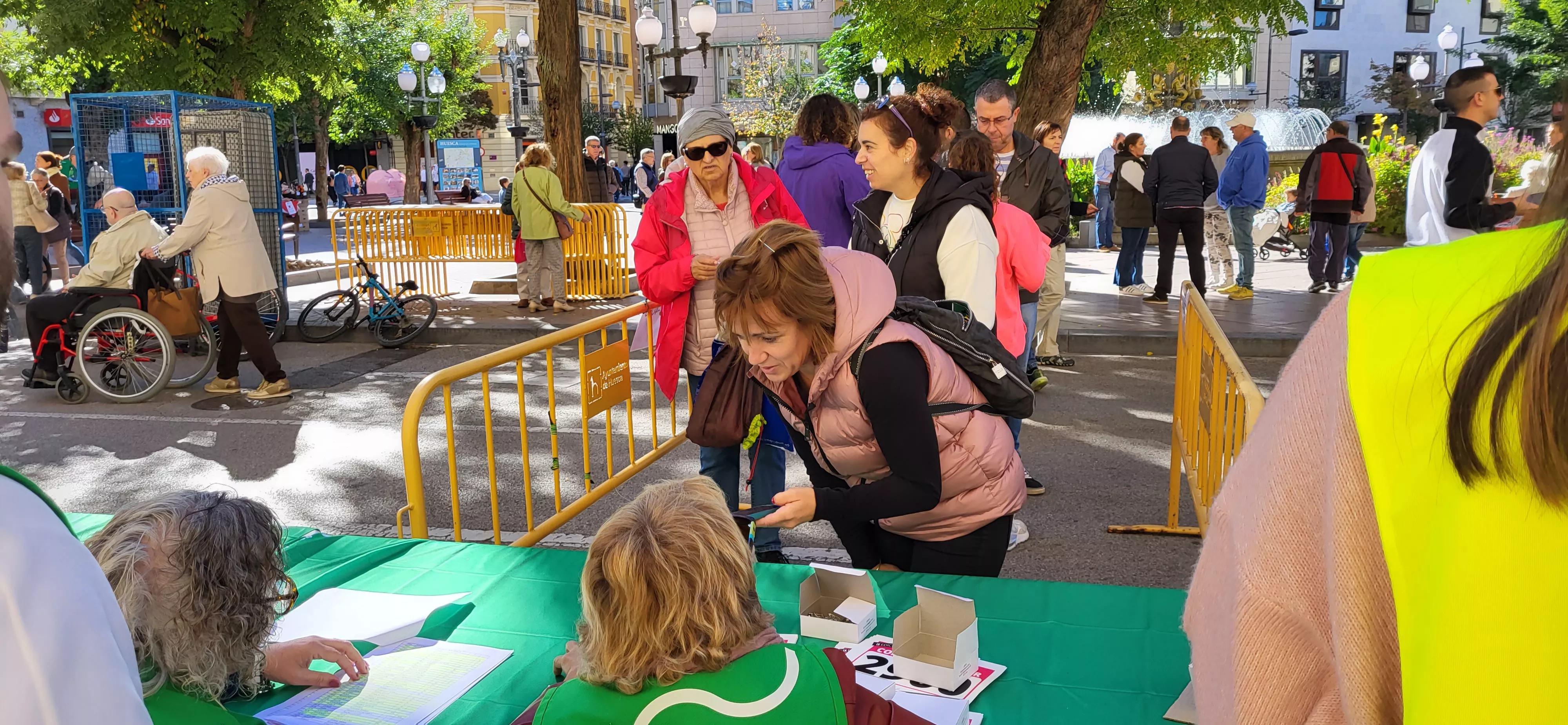 Retirada de dorsales para la Carrera Huesca Contra el Cáncer. Foto Mercedes Manterola