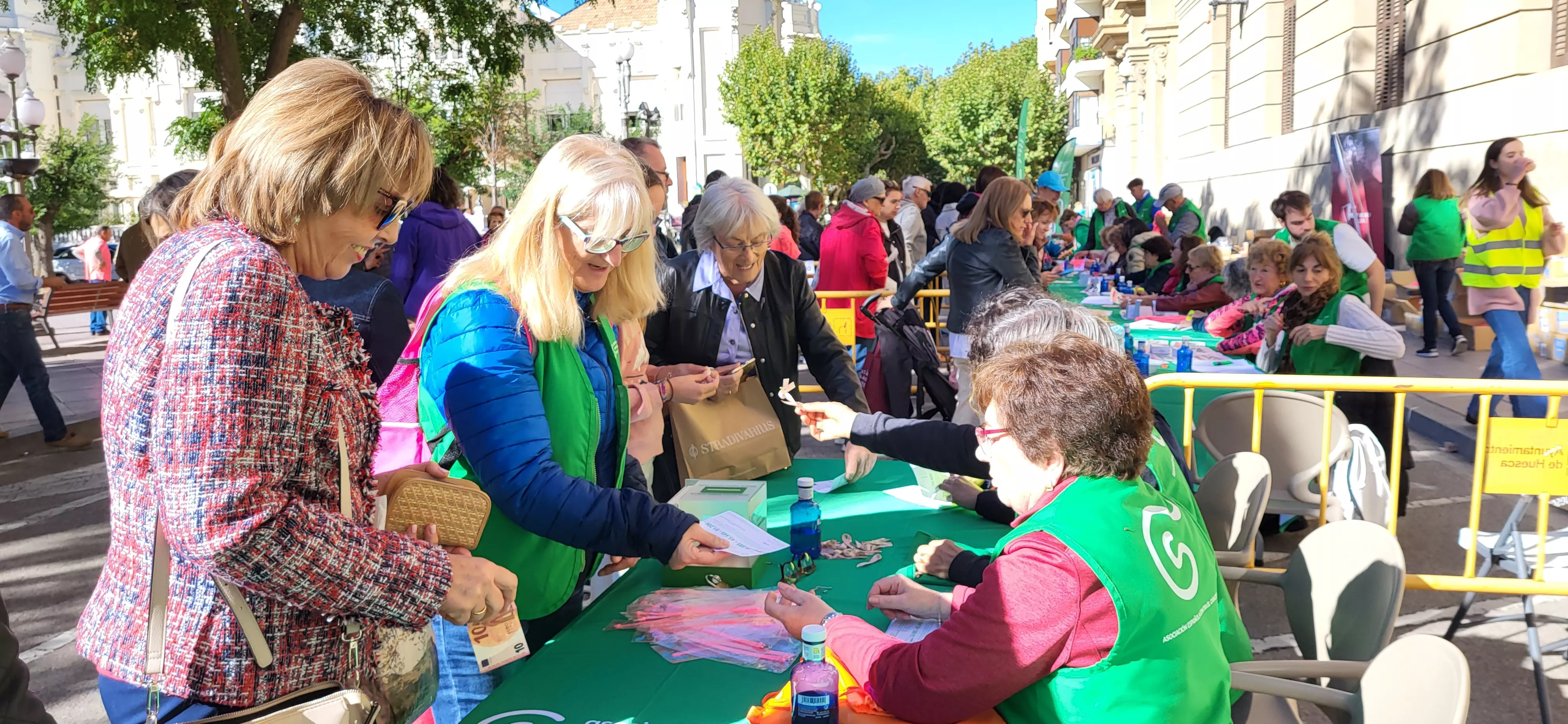Retirada de dorsales para la Carrera Huesca Contra el Cáncer. Foto Mercedes Manterola