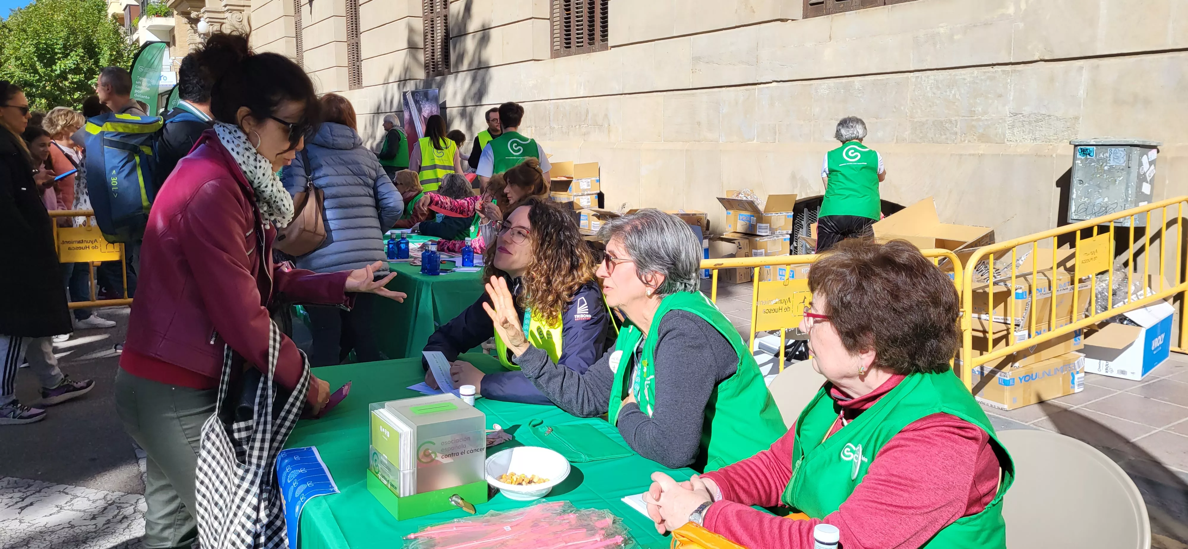 Retirada de dorsales para la Carrera Huesca Contra el Cáncer. Foto Mercedes Manterola