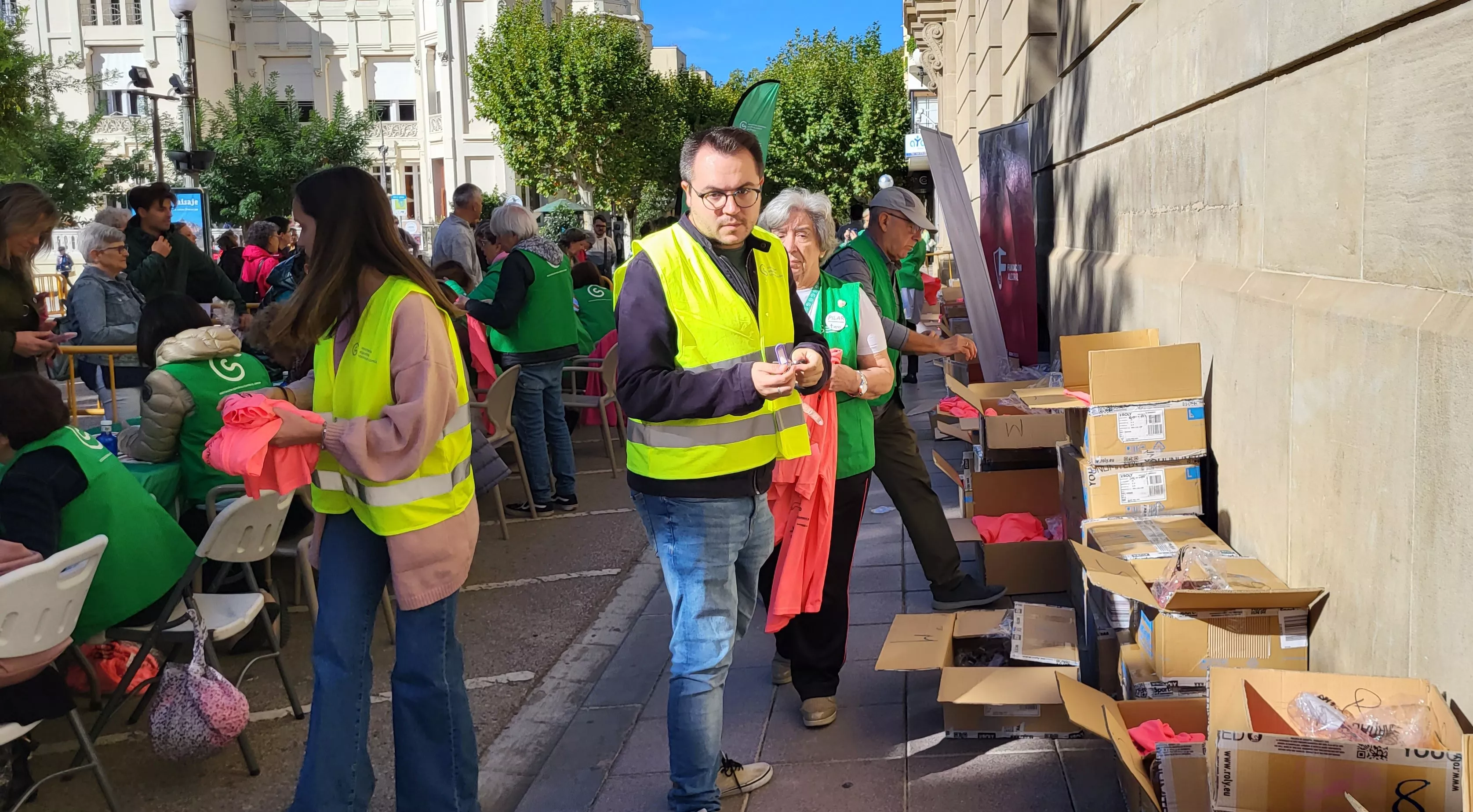 Retirada de dorsales para la Carrera Huesca Contra el Cáncer. Foto Mercedes Manterola