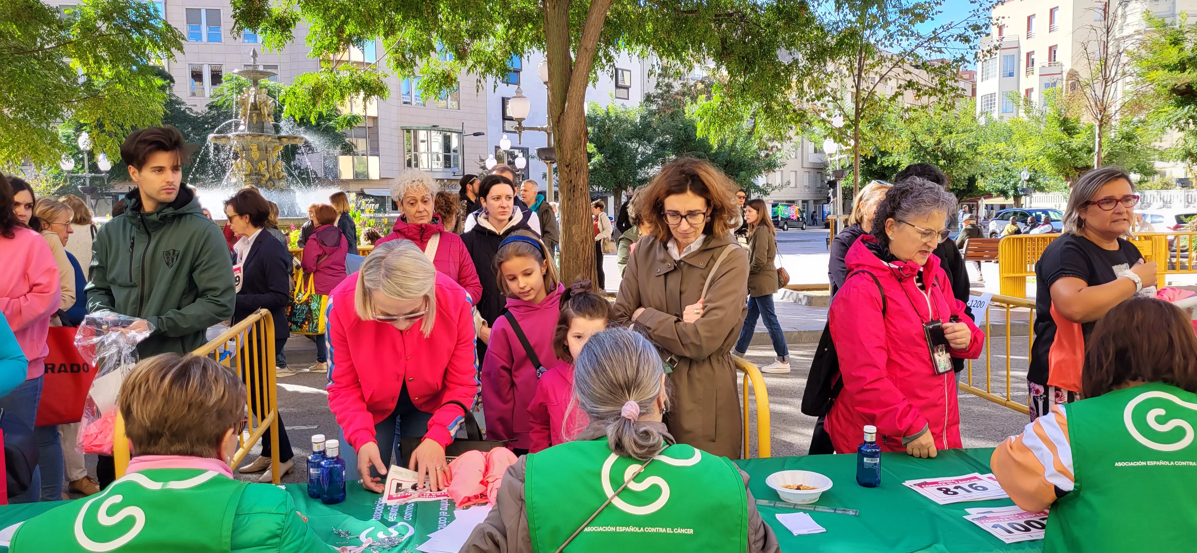 Retirada de dorsales para la Carrera Huesca Contra el Cáncer. Foto Mercedes Manterola