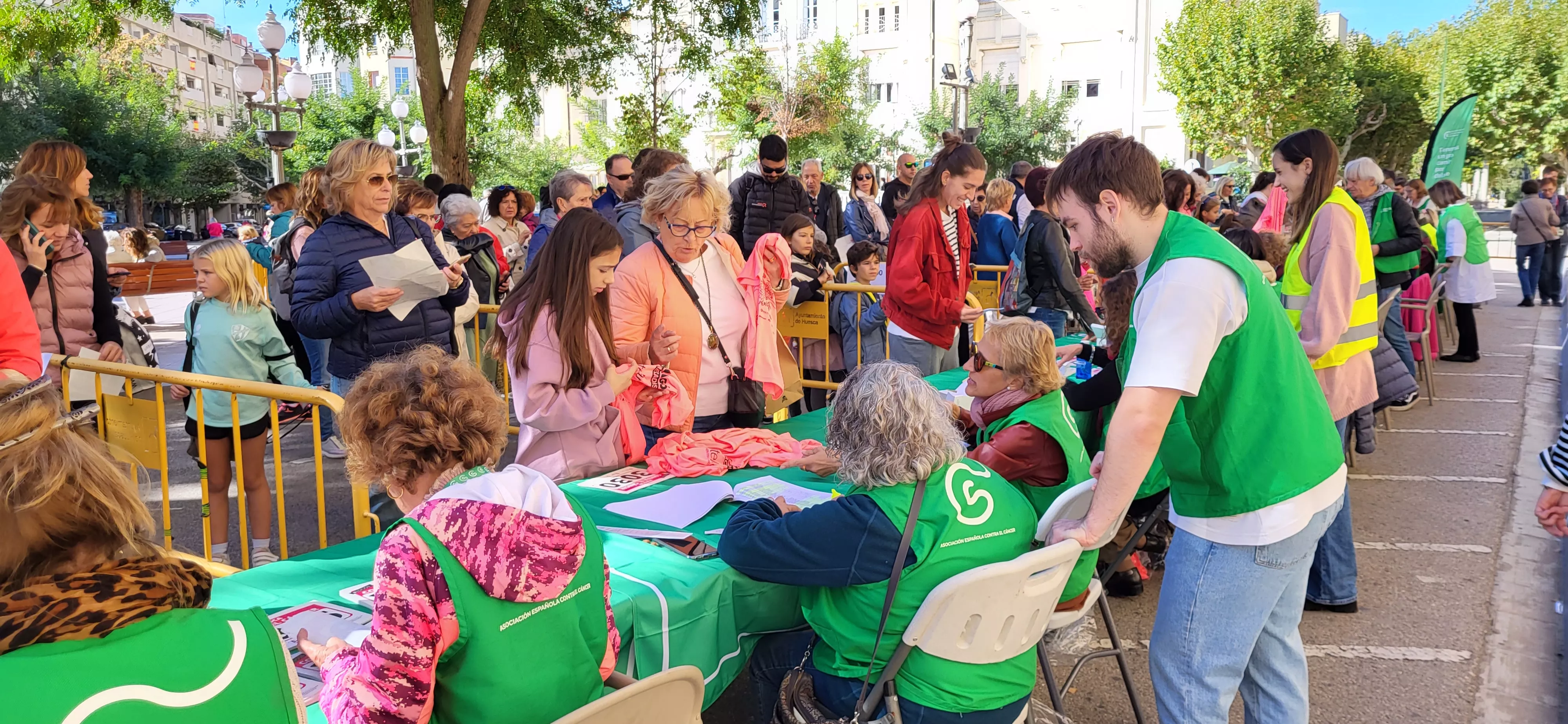 Retirada de dorsales para la Carrera Huesca Contra el Cáncer. Foto Mercedes Manterola