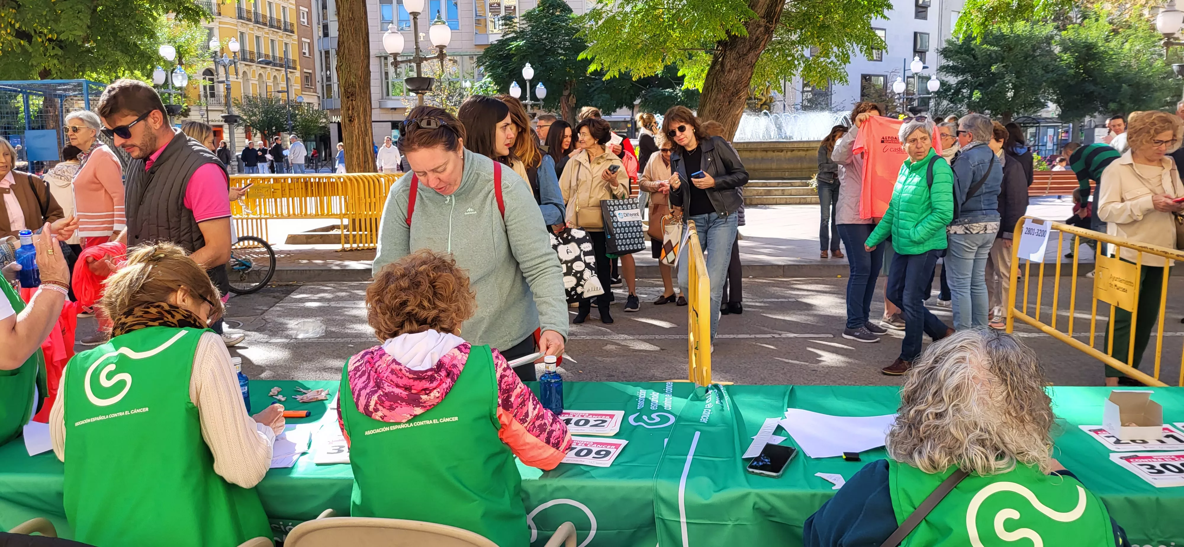 Retirada de dorsales para la Carrera Huesca Contra el Cáncer. Foto Mercedes Manterola