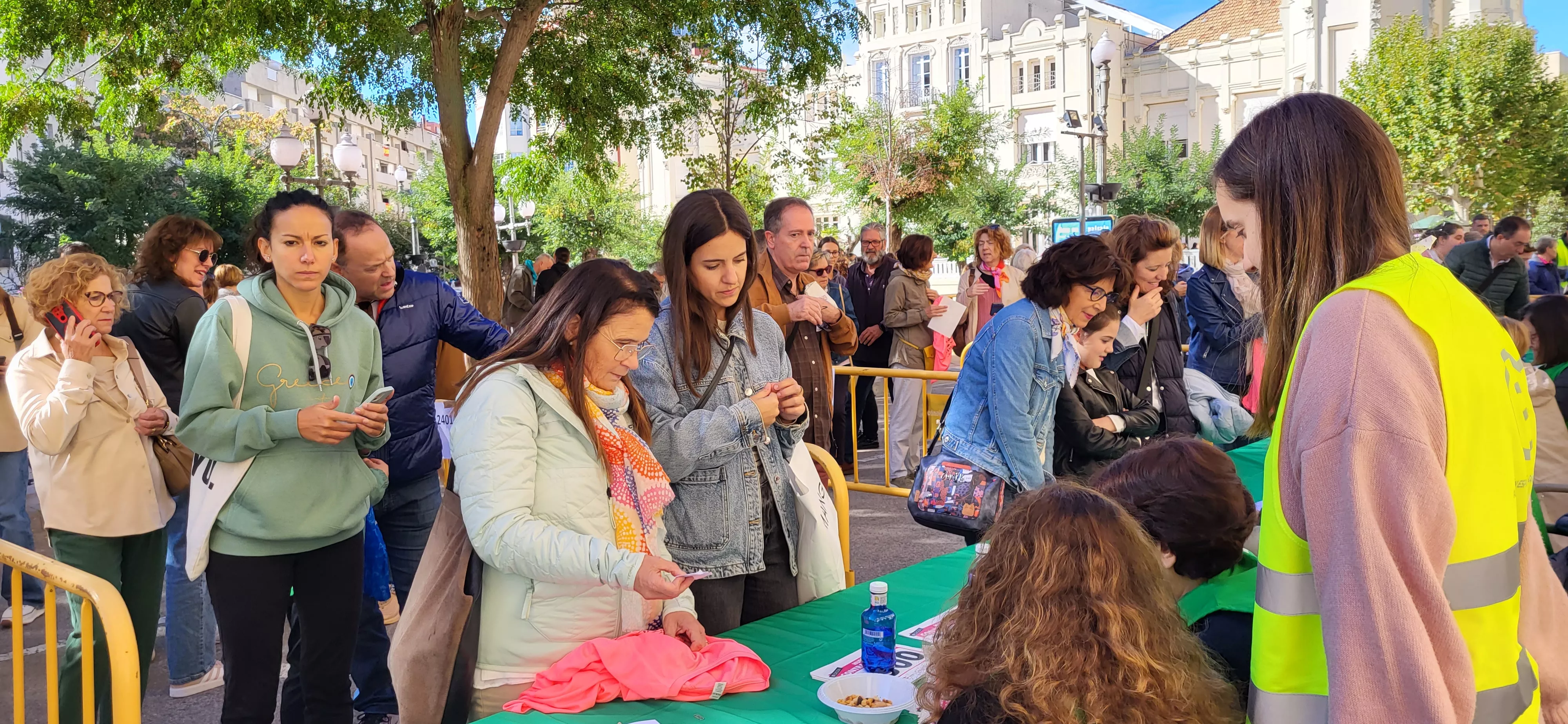 Retirada de dorsales para la Carrera Huesca Contra el Cáncer. Foto Mercedes Manterola