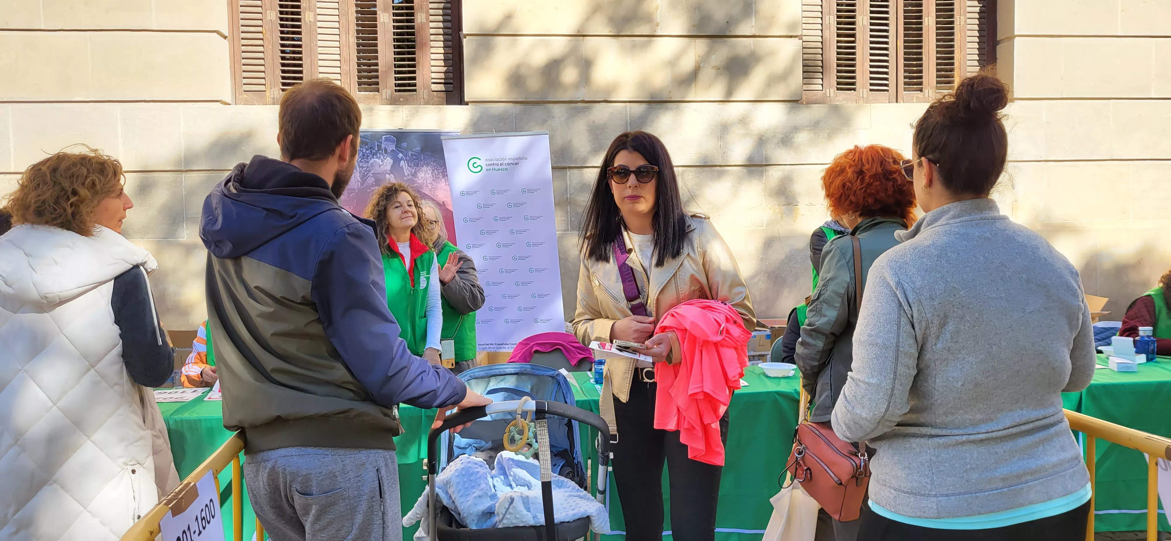 Retirada de dorsales para la Carrera Huesca Contra el Cáncer. Foto Mercedes Manterola