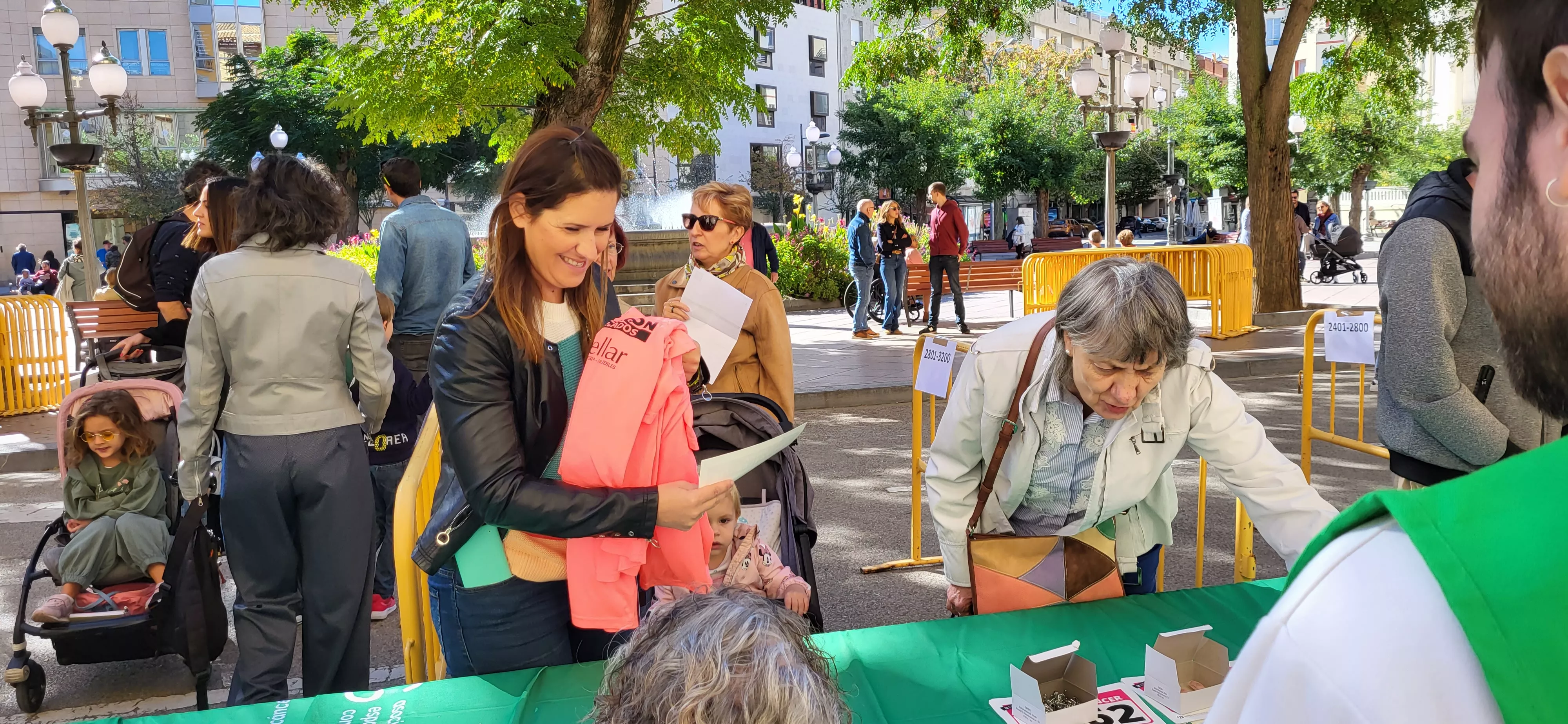Retirada de dorsales para la Carrera Huesca Contra el Cáncer. Foto Mercedes Manterola
