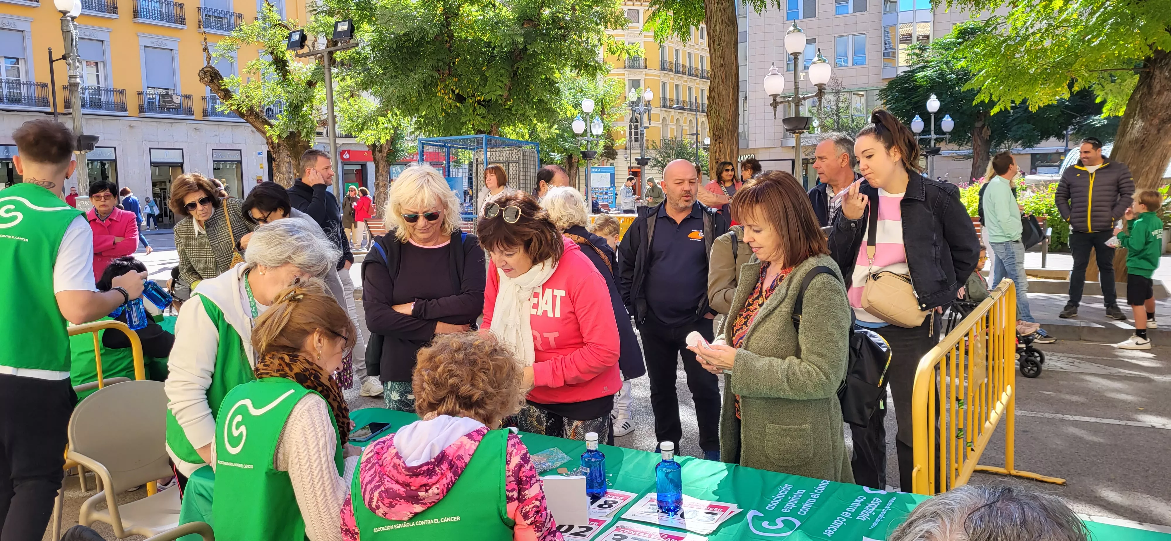 Retirada de dorsales para la Carrera Huesca Contra el Cáncer. Foto Mercedes Manterola
