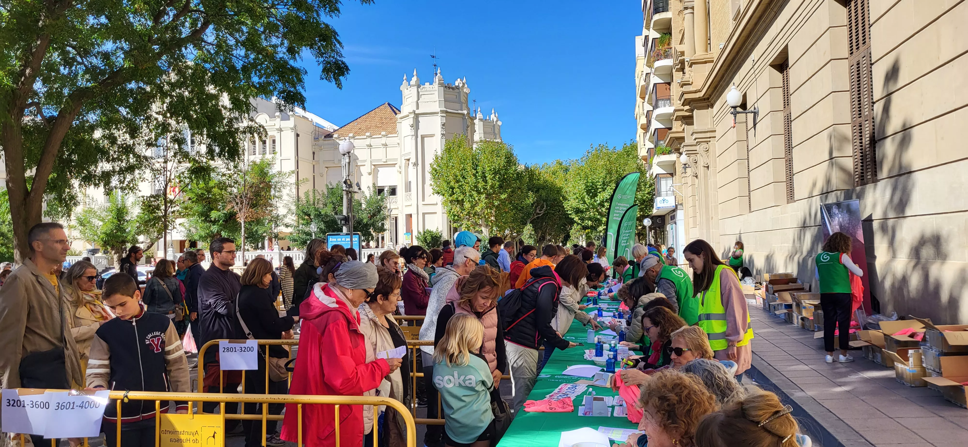 Retirada de dorsales para la Carrera Huesca Contra el Cáncer. Foto Mercedes Manterola