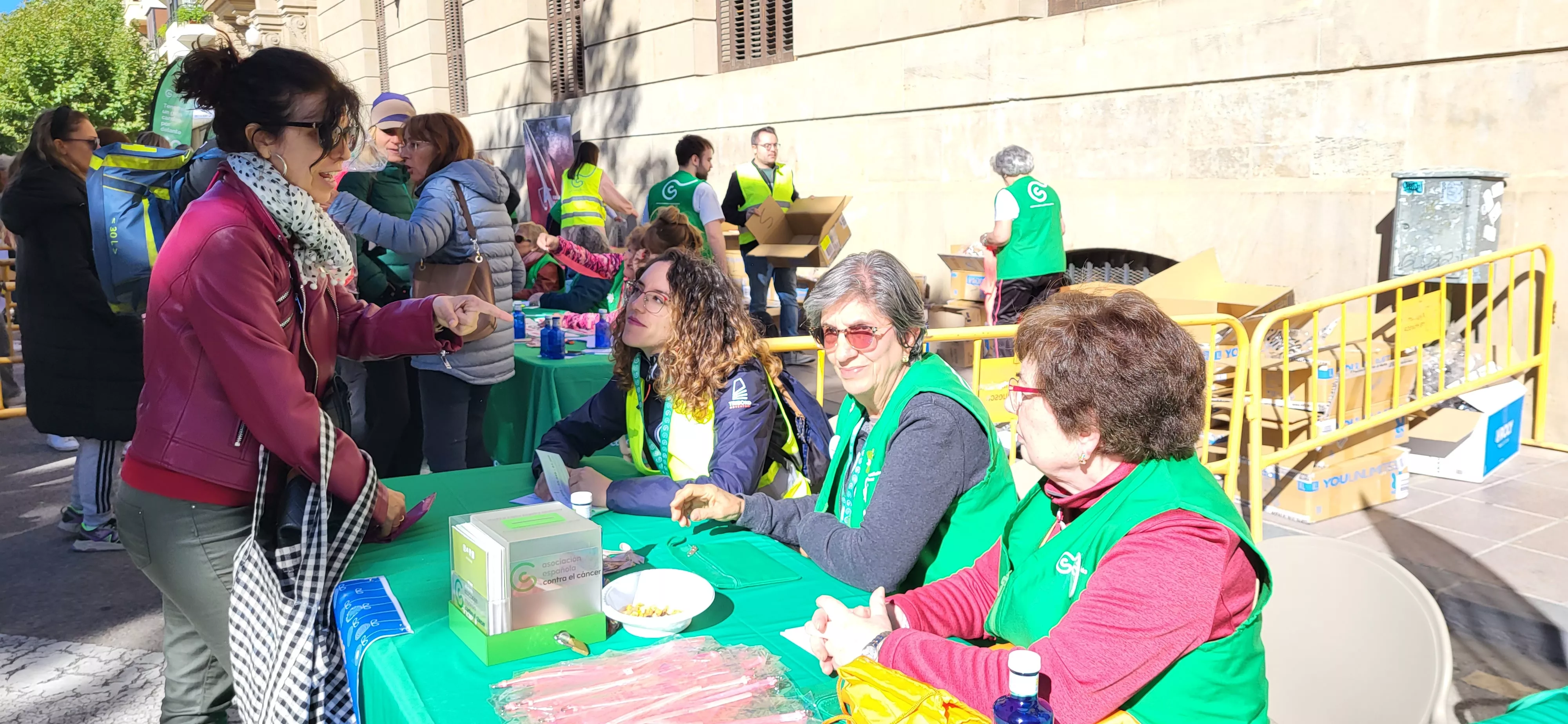 Retirada de dorsales para la Carrera Huesca Contra el Cáncer. Foto Mercedes Manterola