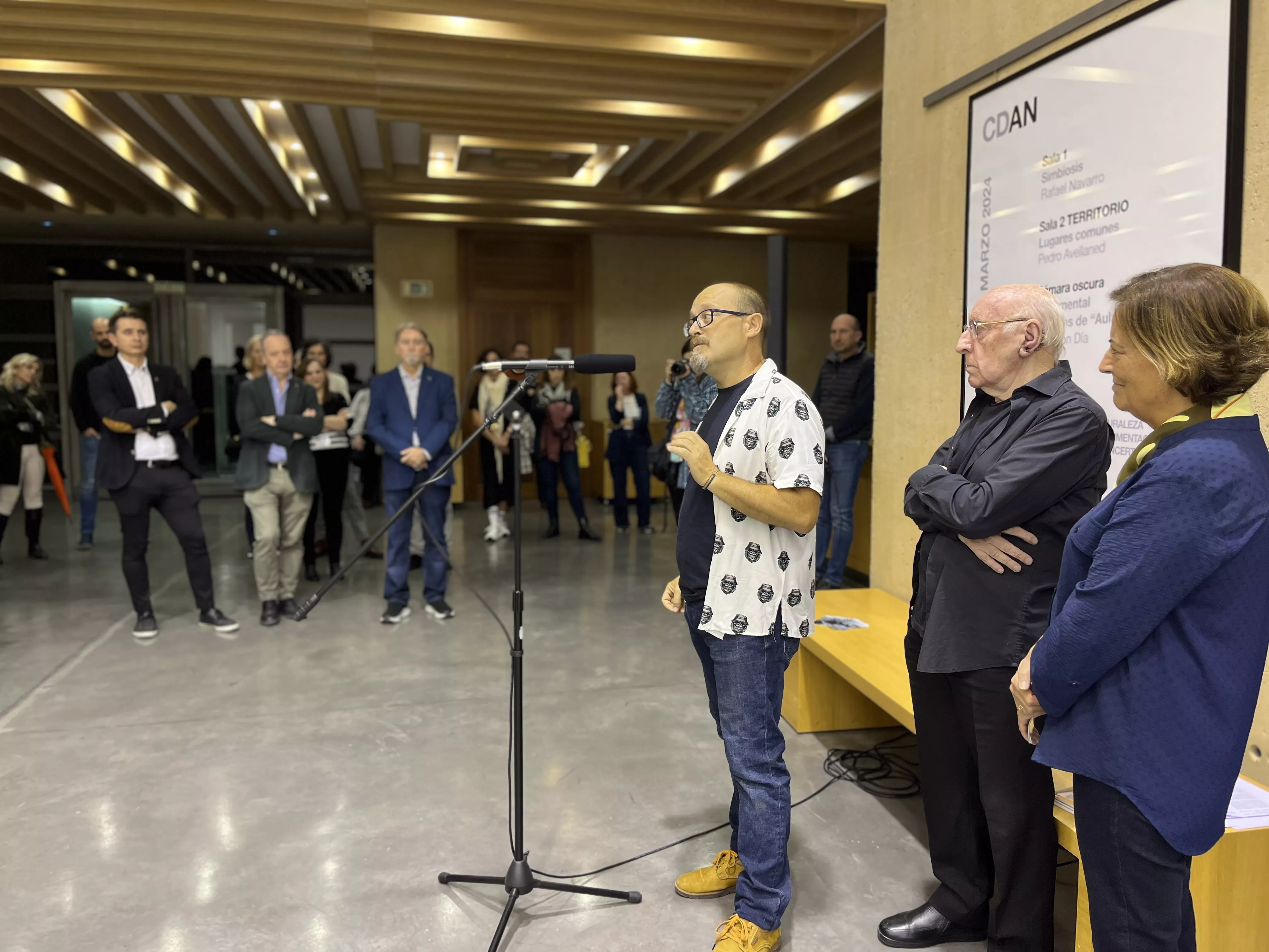 Ramón Día se dirige al público. Foto Mercedes Manterola