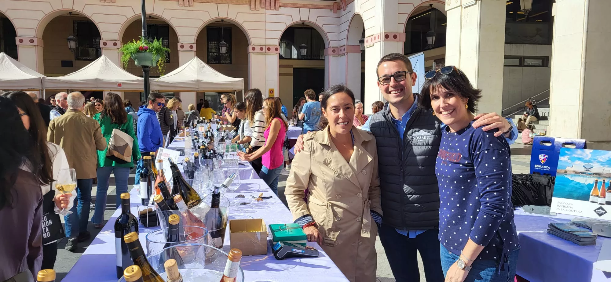 Magnífico ambiente en la Plaza López Allué