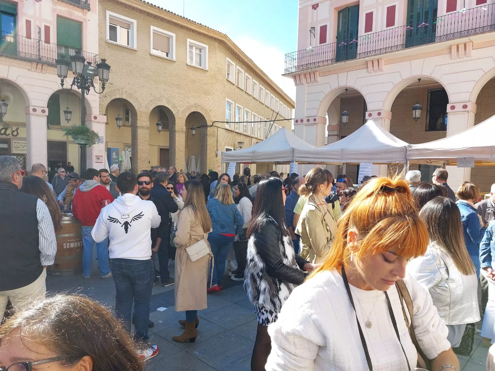 Magnífico ambiente en la Plaza López Allué