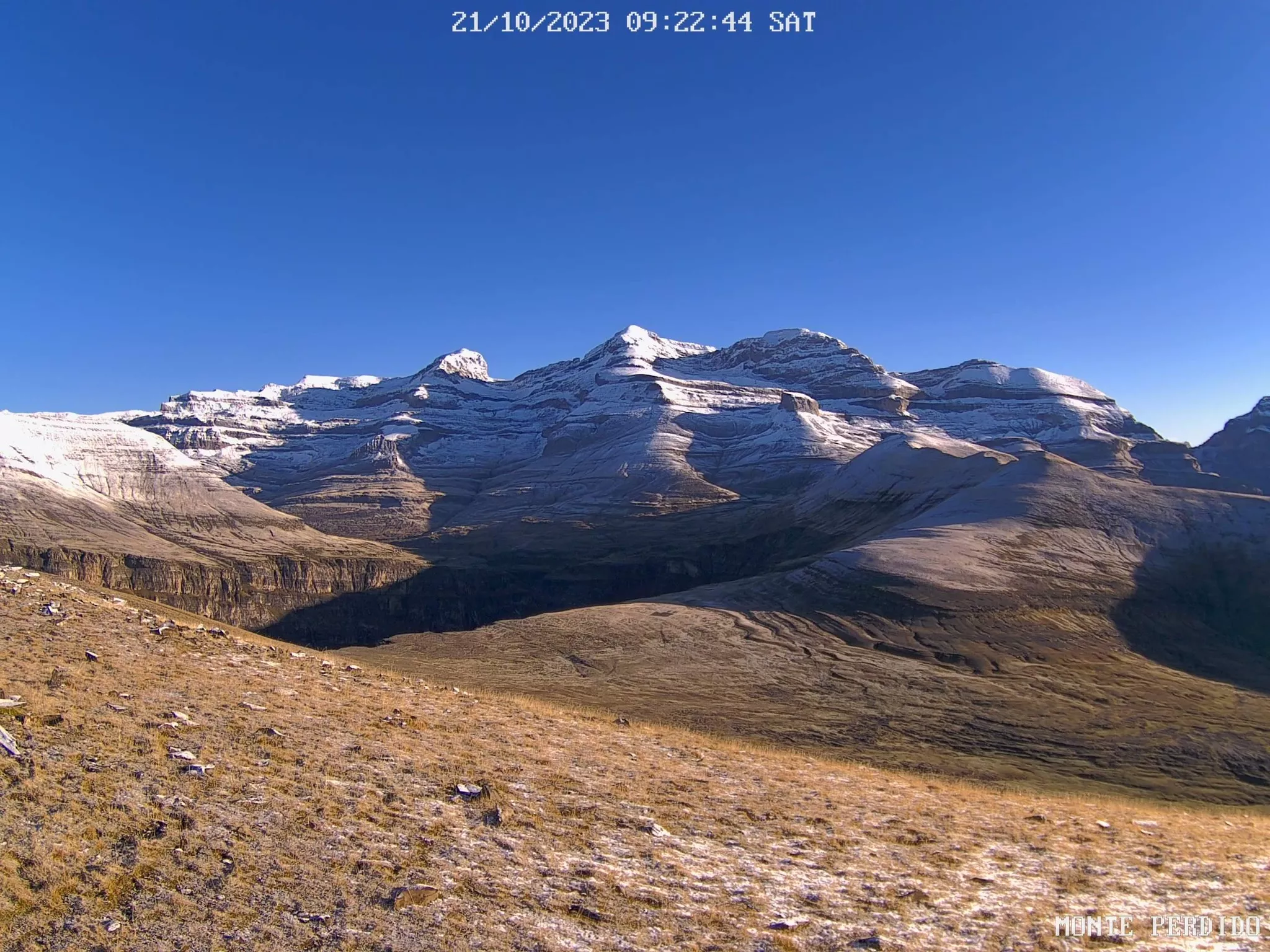 La nieve llega de forma ligera al Pirineo.