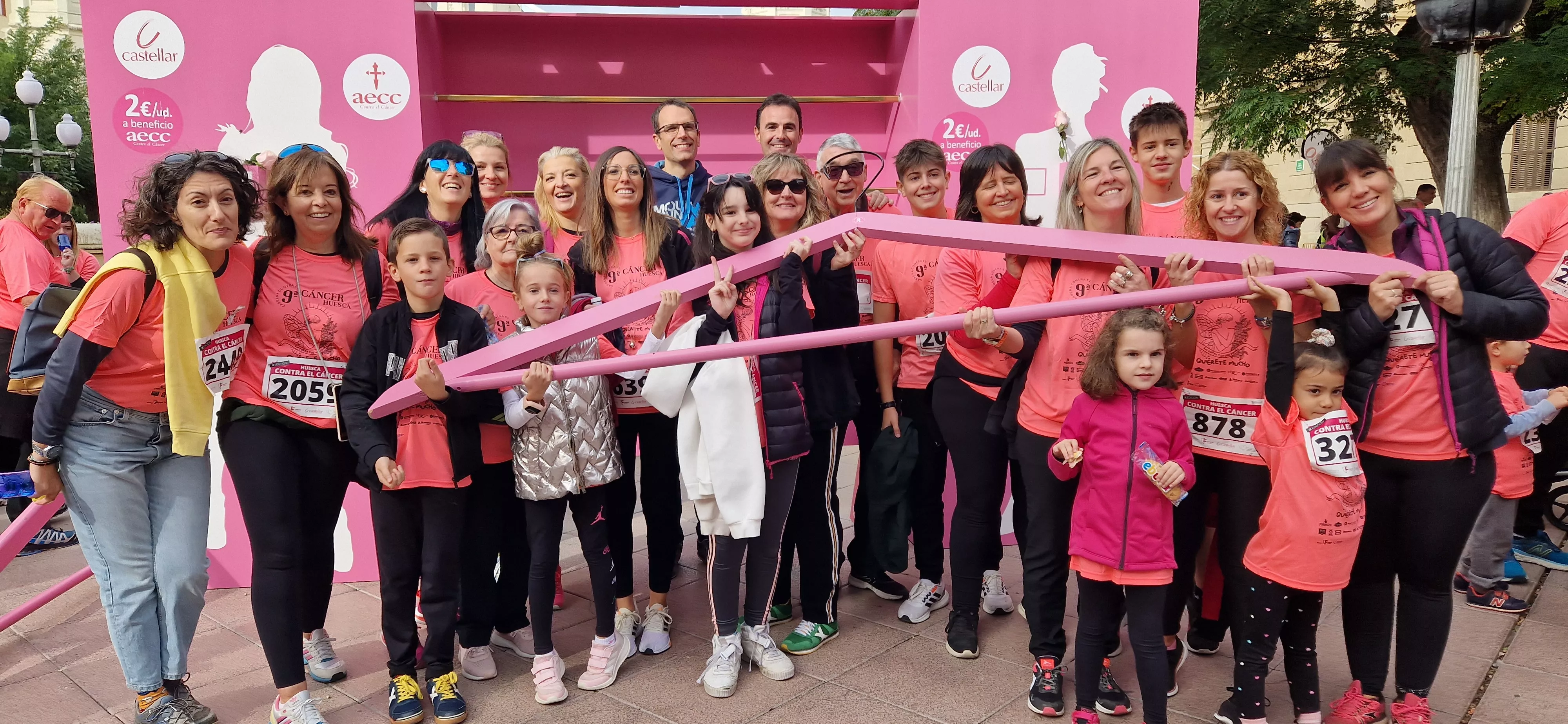 Photocoll de la IX Carrera Huesca Contra el Cáncer. Foto Myriam Martínez 