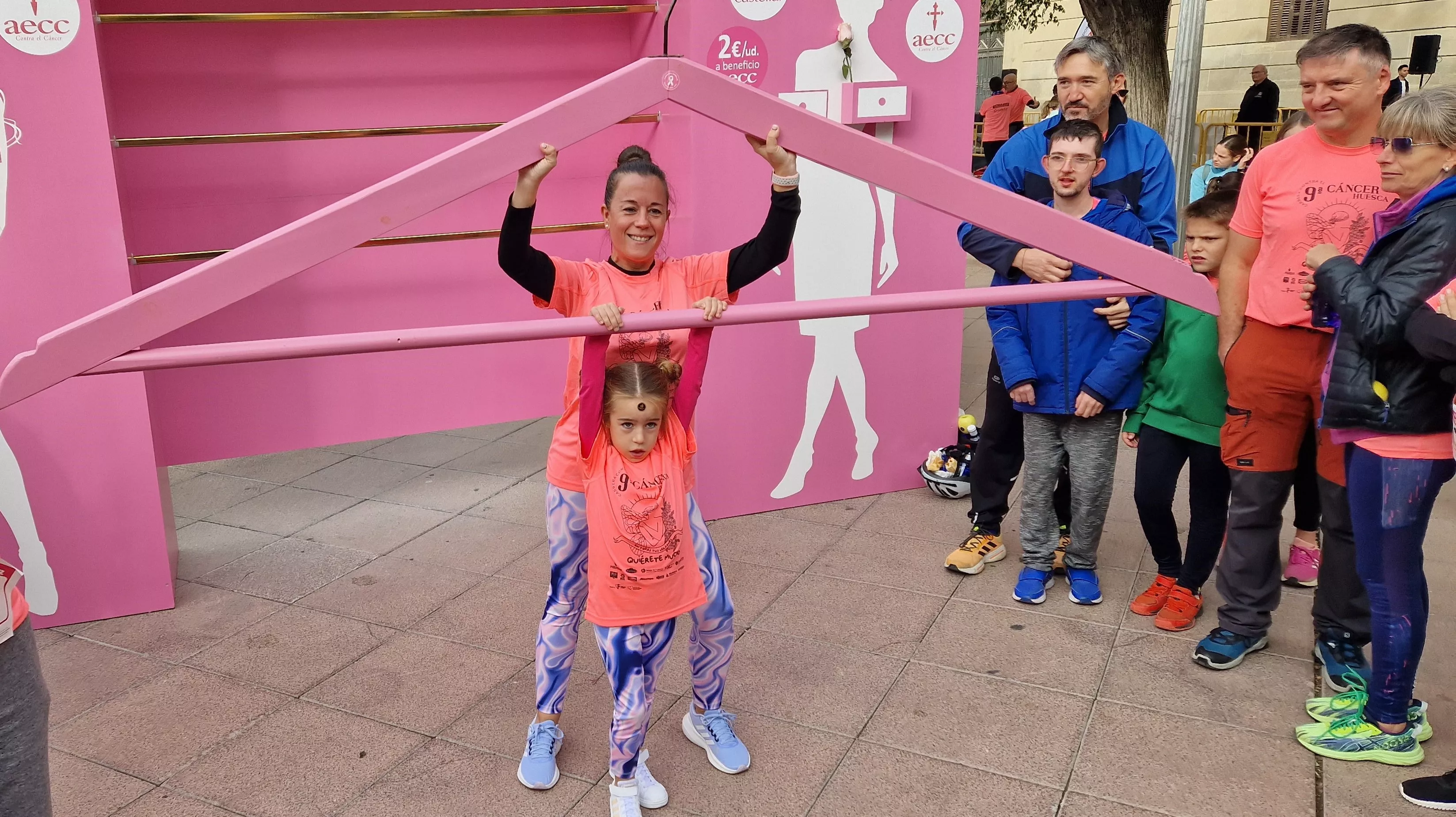 Photocoll de la IX Carrera Huesca Contra el Cáncer. Foto Myriam Martínez 