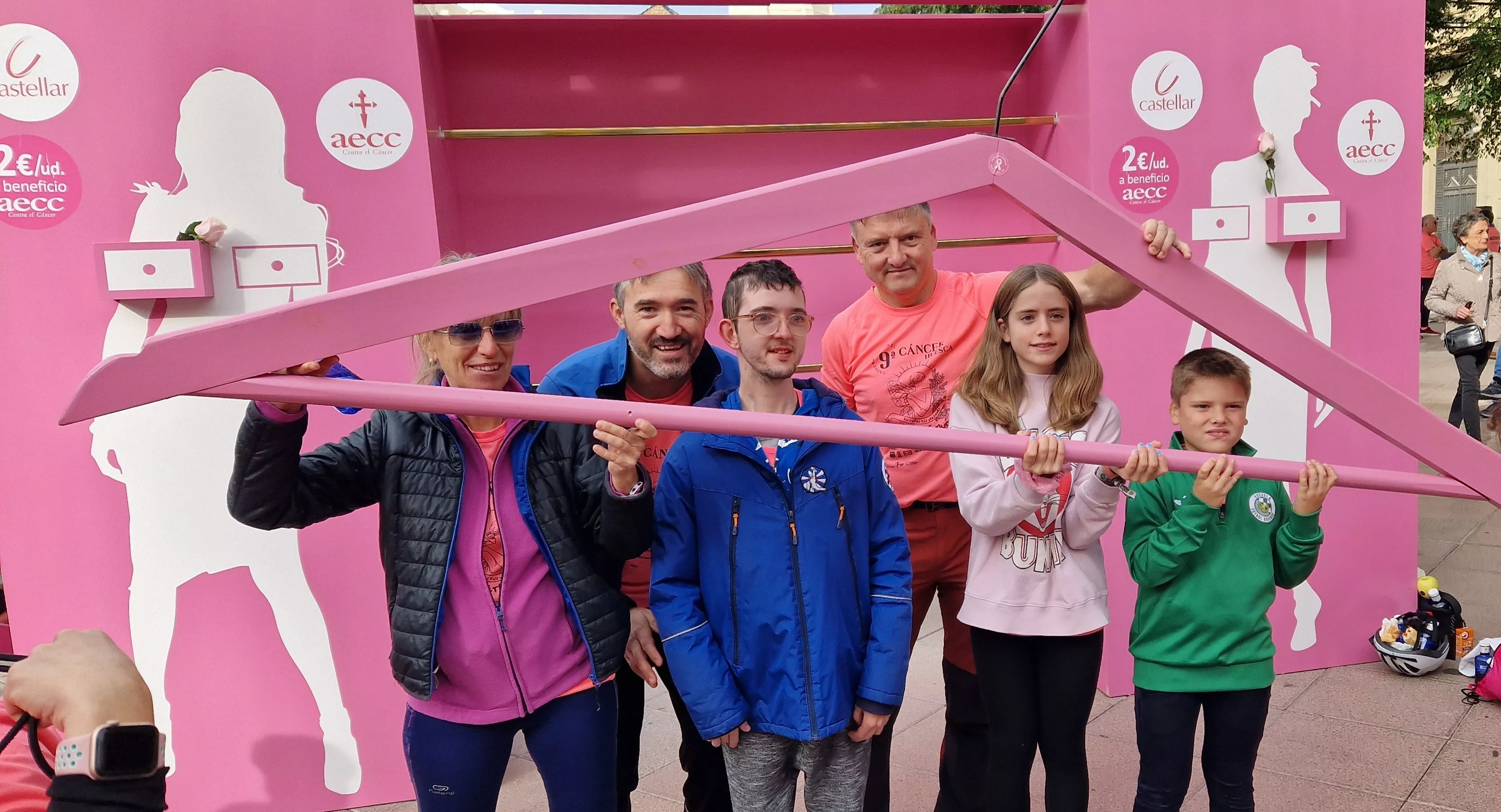 Photocoll de la IX Carrera Huesca Contra el Cáncer. Foto Myriam Martínez 