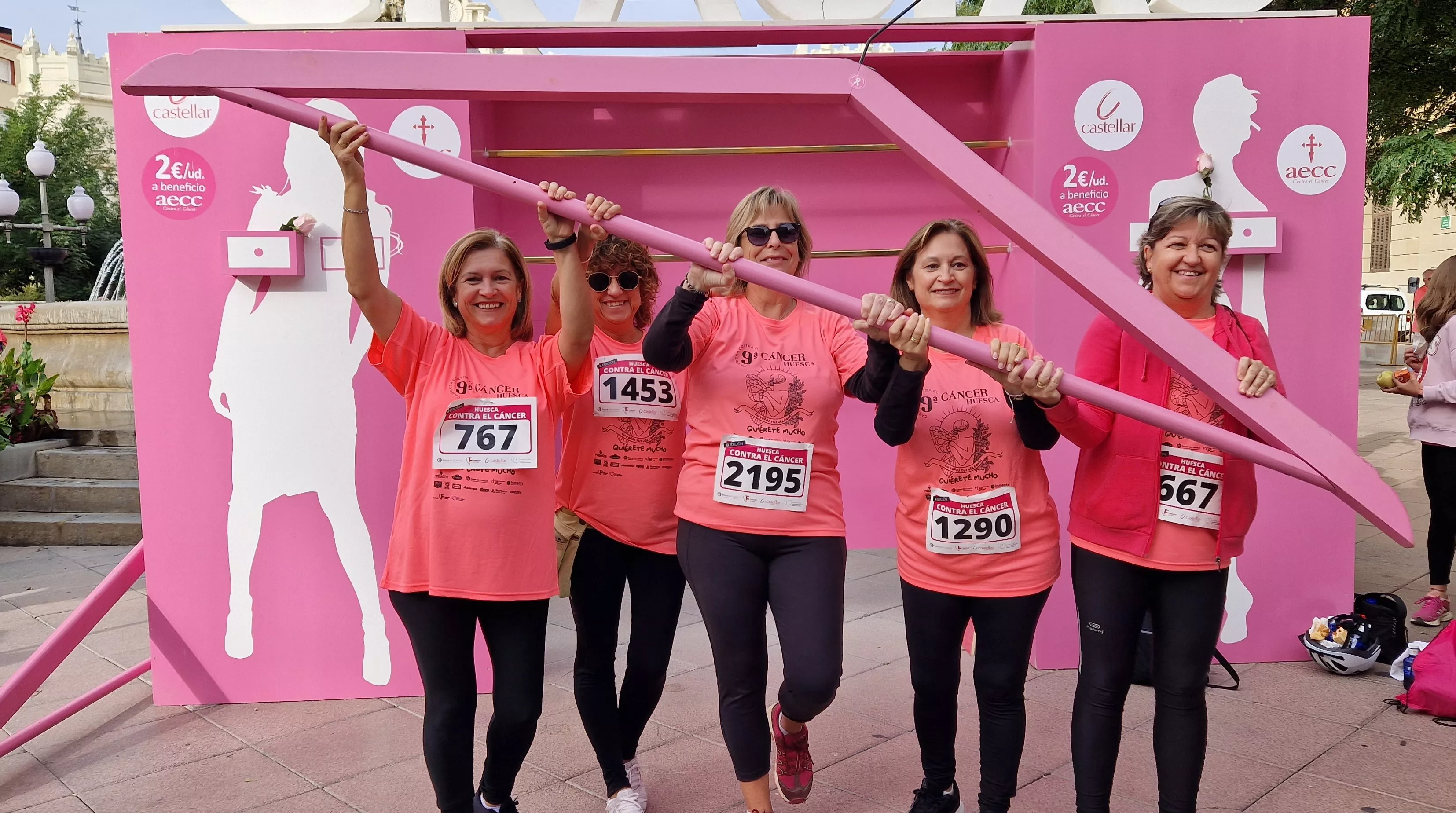 Photocoll de la IX Carrera Huesca Contra el Cáncer. Foto Myriam Martínez 