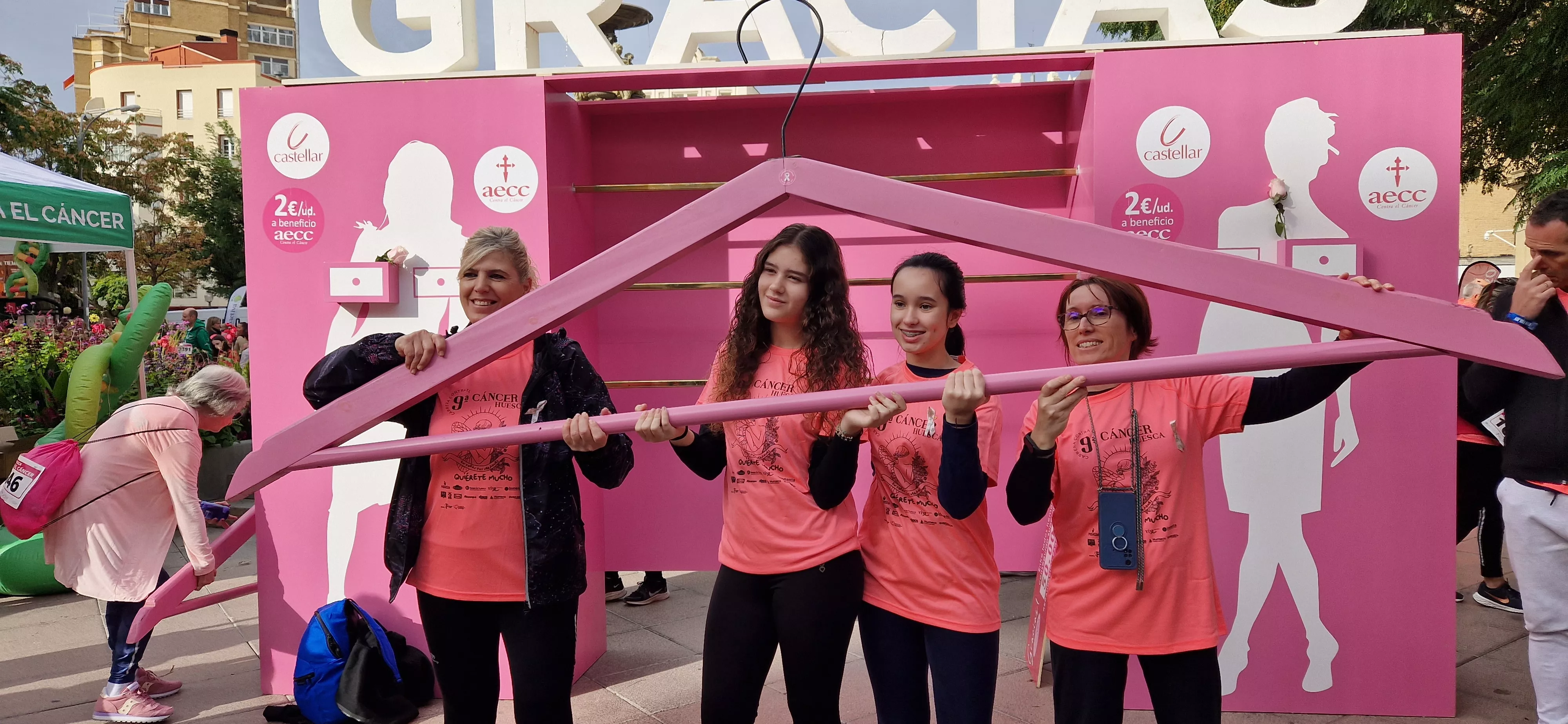 Photocoll de la IX Carrera Huesca Contra el Cáncer. Foto Myriam Martínez 