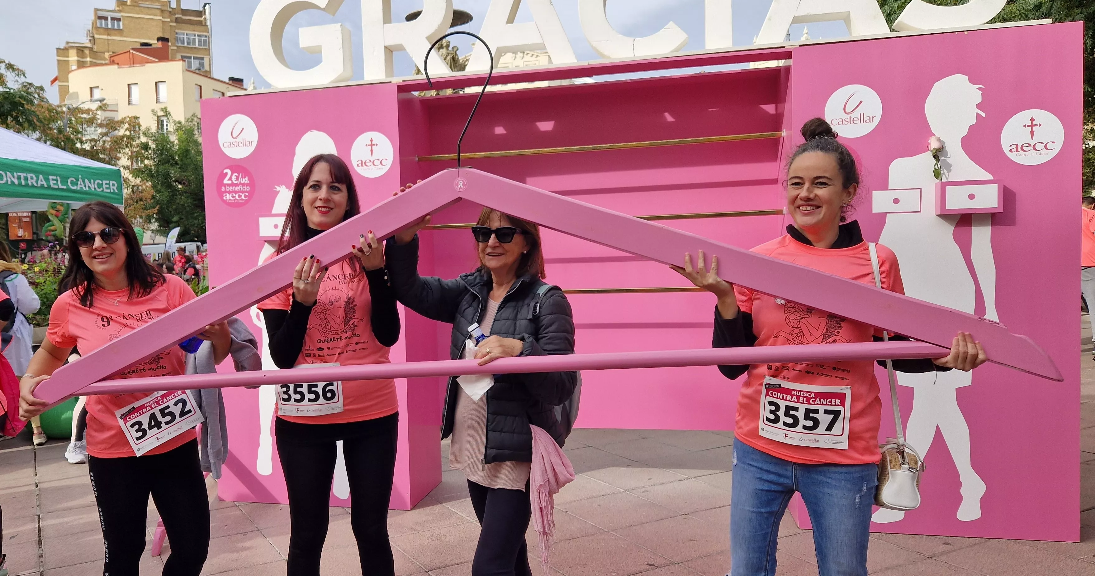 Photocoll de la IX Carrera Huesca Contra el Cáncer. Foto Myriam Martínez 
