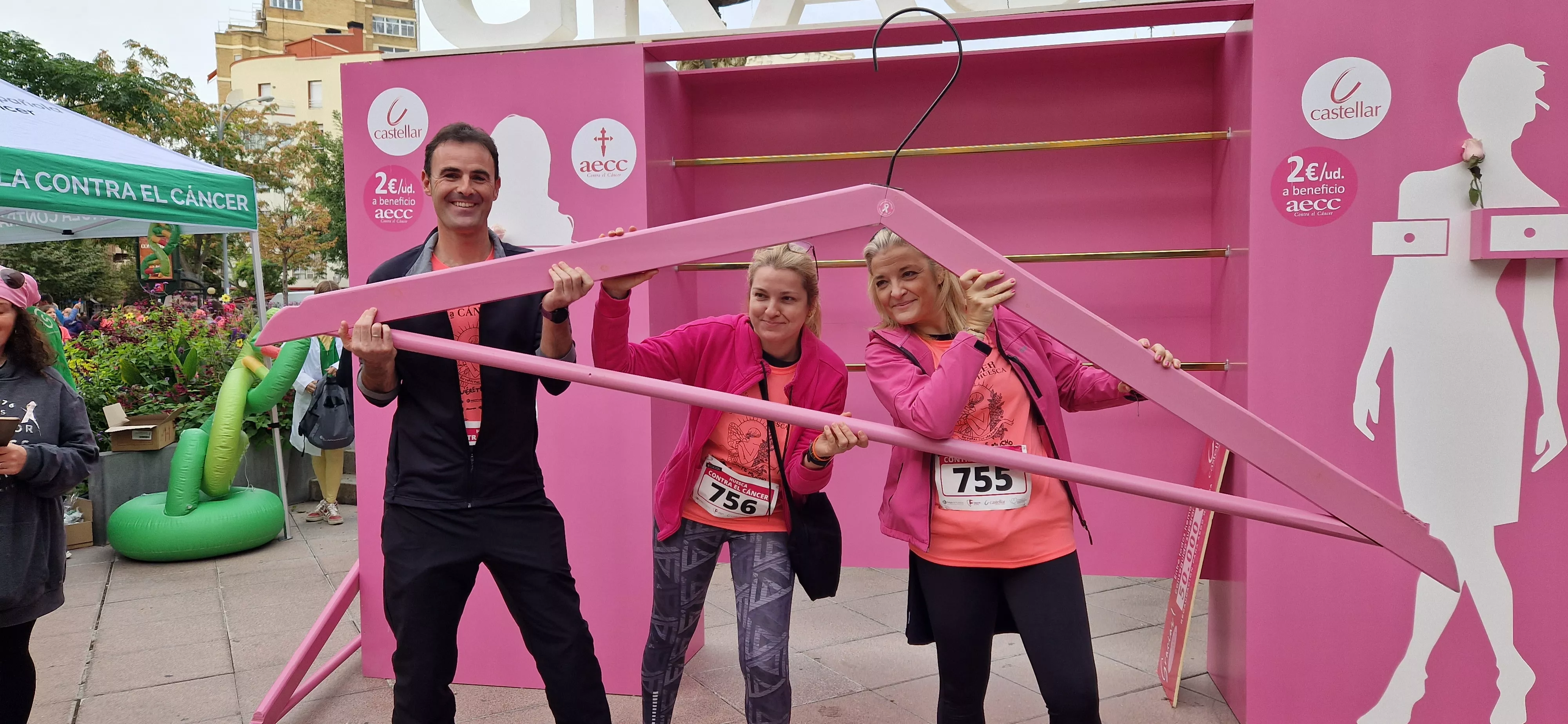 Photocoll de la IX Carrera Huesca Contra el Cáncer. Foto Myriam Martínez 