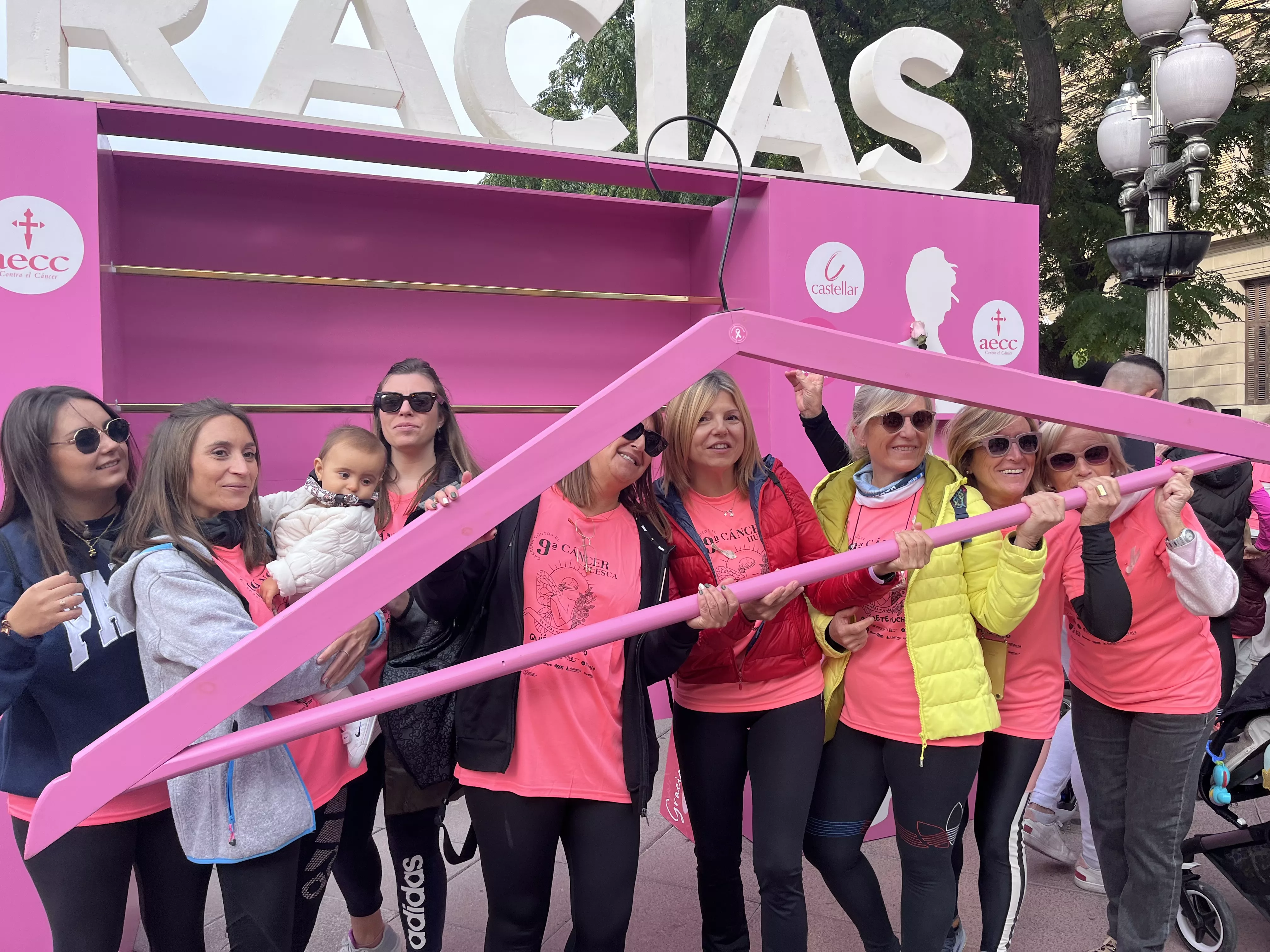Photocoll de la IX Carrera Huesca Contra el Cáncer. Foto Mercedes Manterola