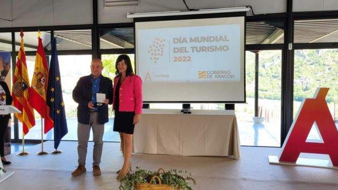 Entrega de la medalla a Ligüerre de Cinca