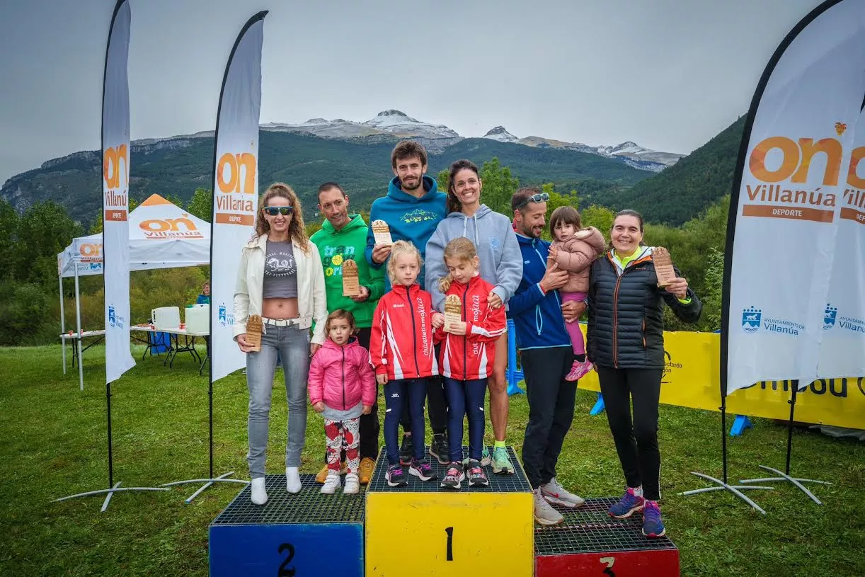 Podio absoluto masculino y femenino. Foto: Turismo Villanúa/Yabril Moro